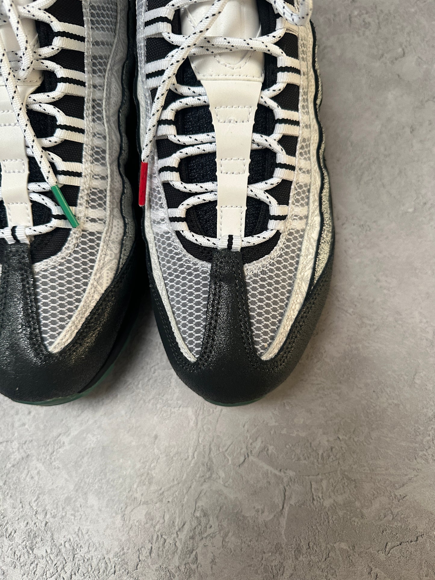 Nike Air Max 95 - Day of the Dead - UK8 - CT1139-001
