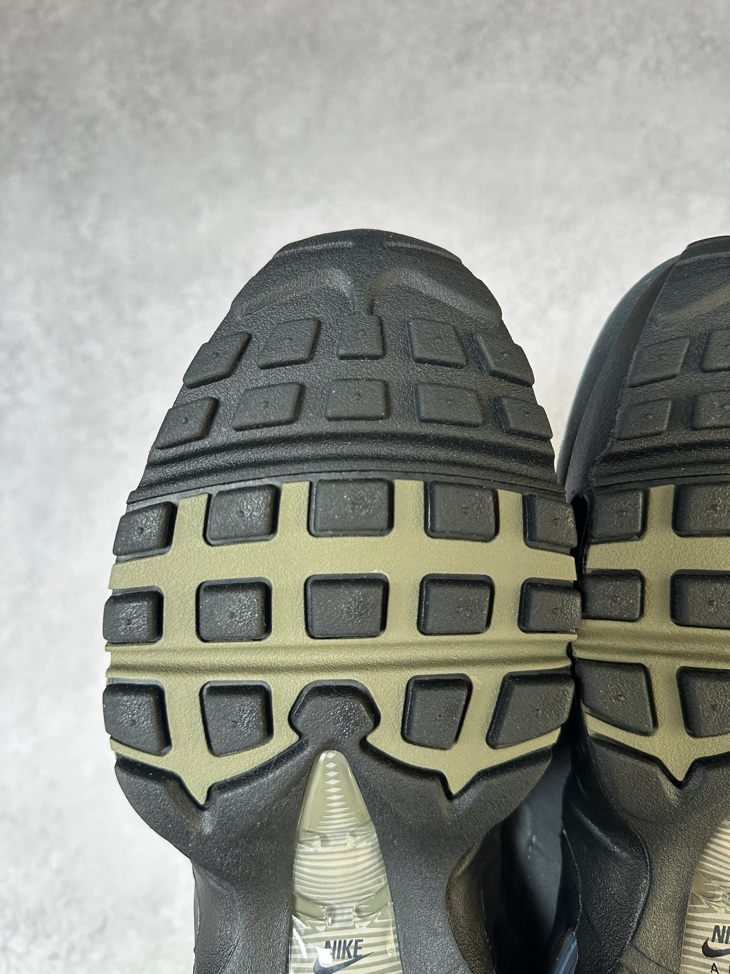 Nike Air Max 95 - Medium Olive - UK8