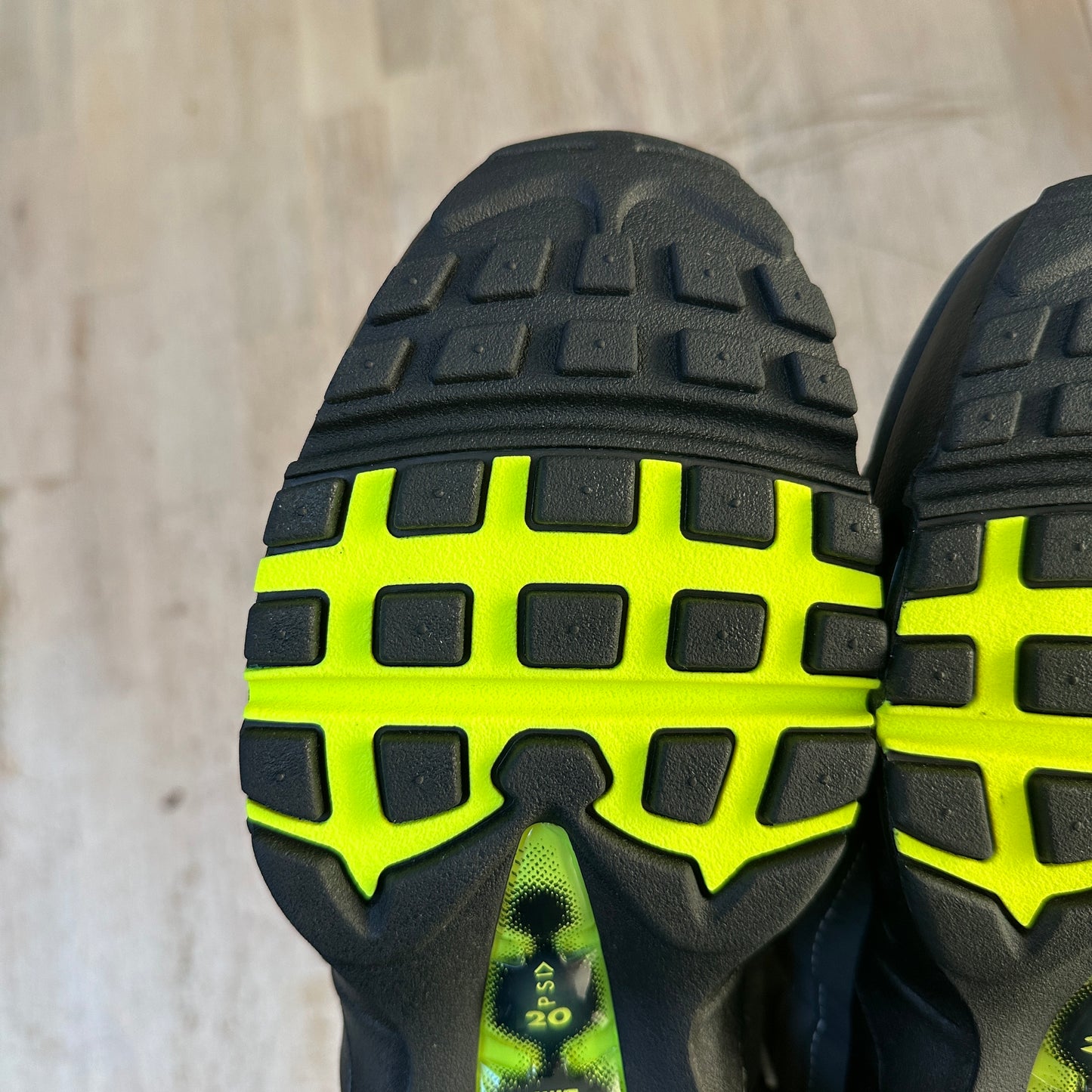 Nike Air Max 95 - Neon 2025 - UK8