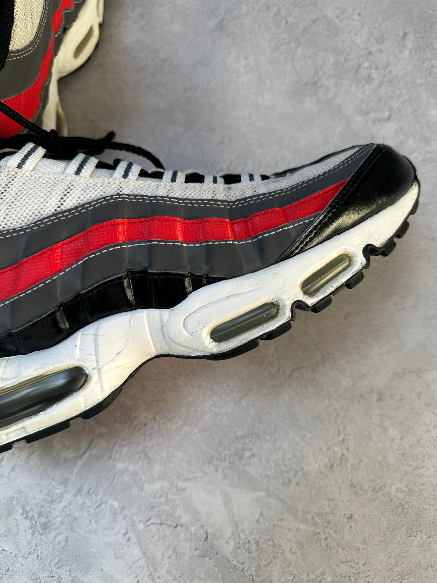 Nike Air Max 95 - Black / Chilling Red / Dark Grey - UK8