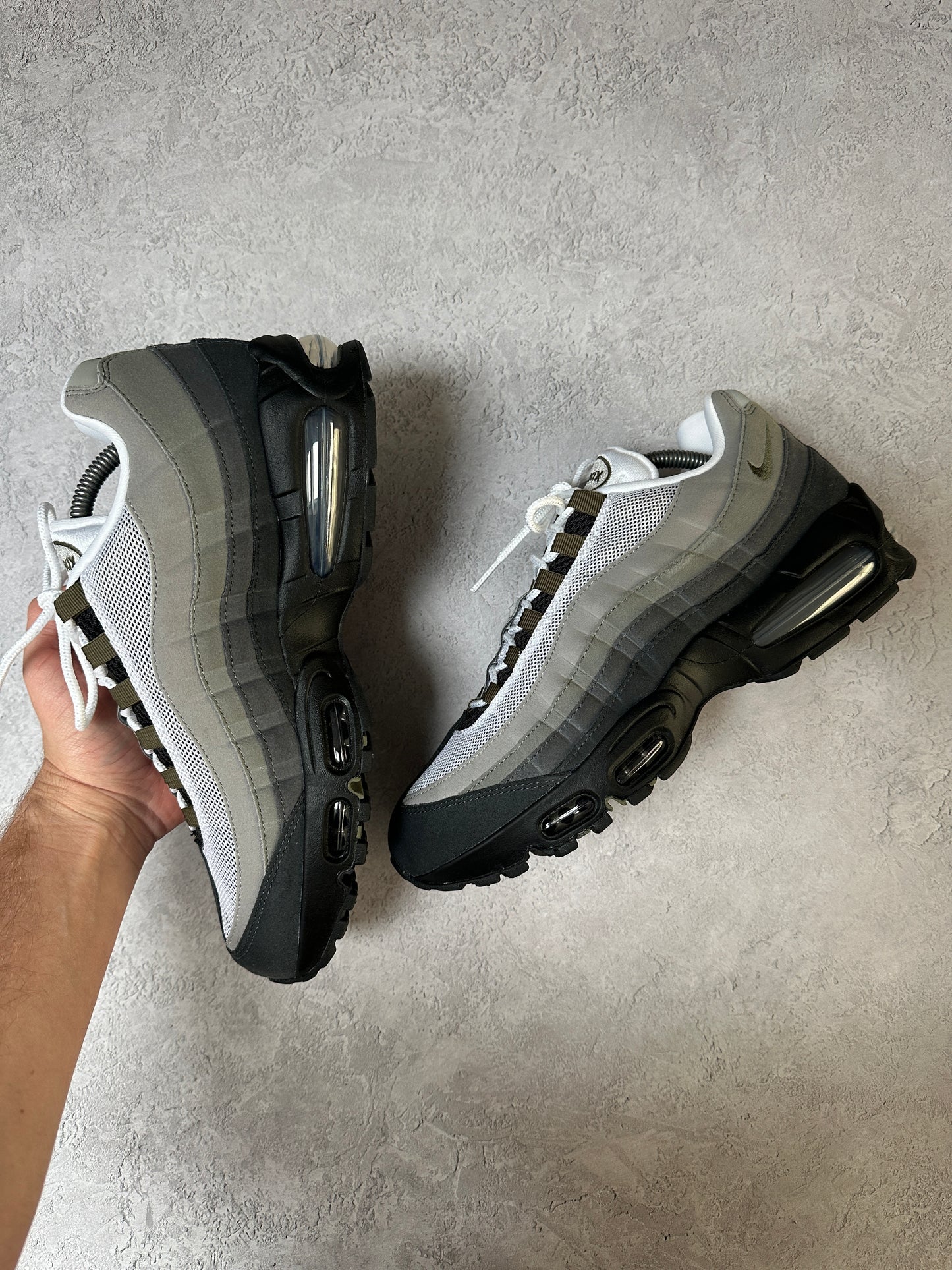 Nike Air Max 95 - Medium Olive - UK8.5