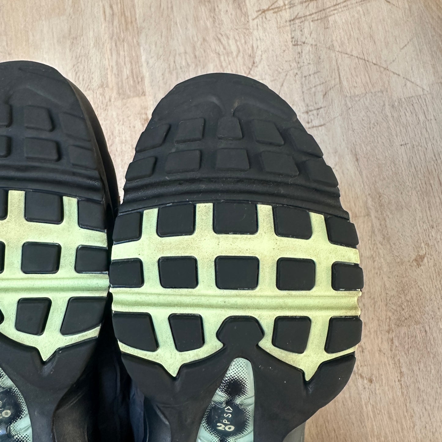 Nike Air Max 95 - Fresh Mint - UK8.5