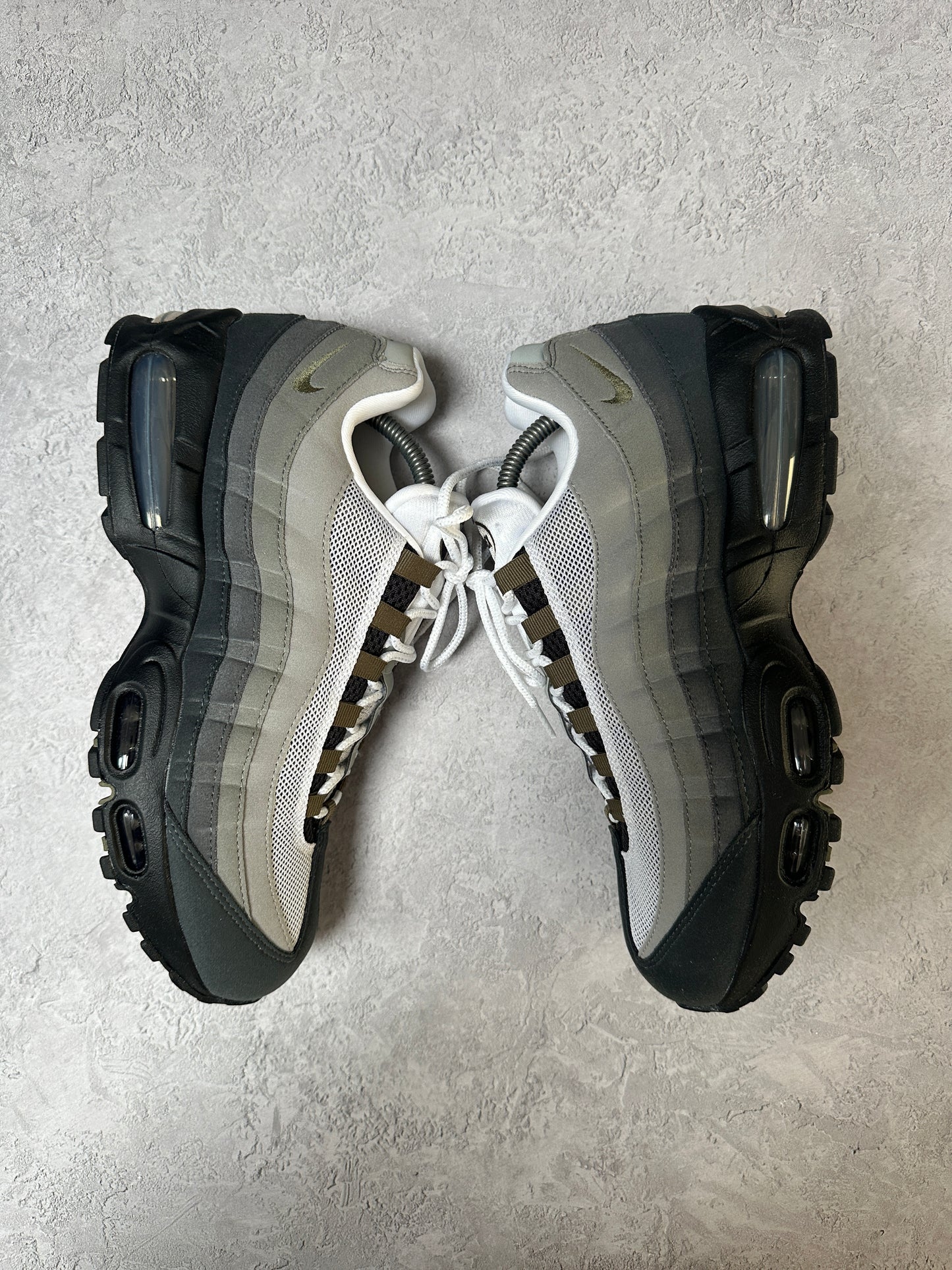 Nike Air Max 95 - Medium Olive - UK8.5
