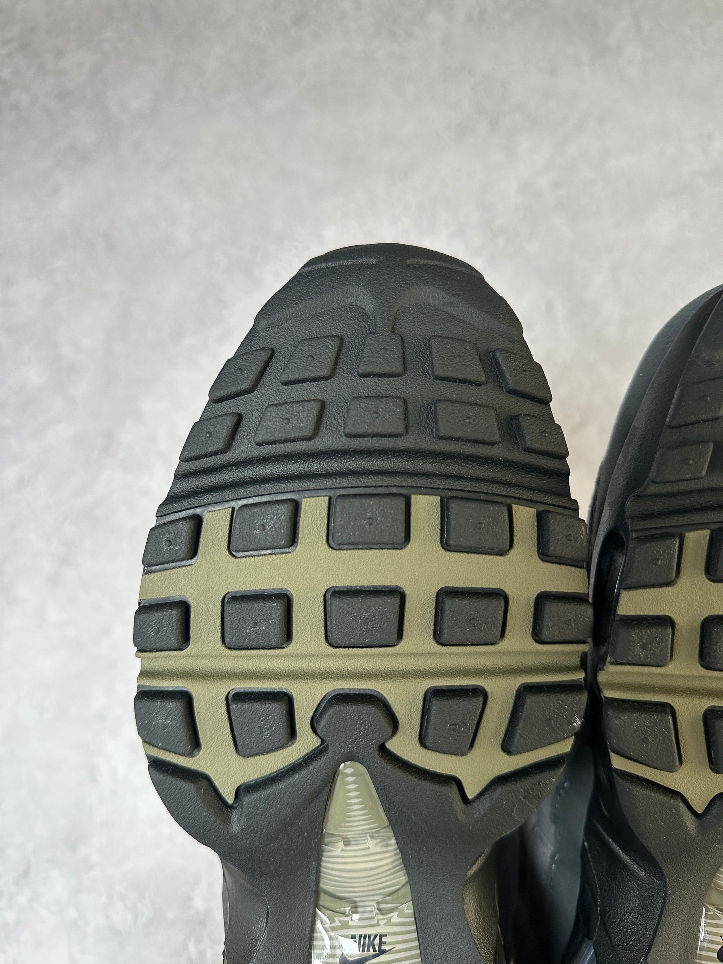 Nike Air Max 95 - Medium Olive - UK8.5