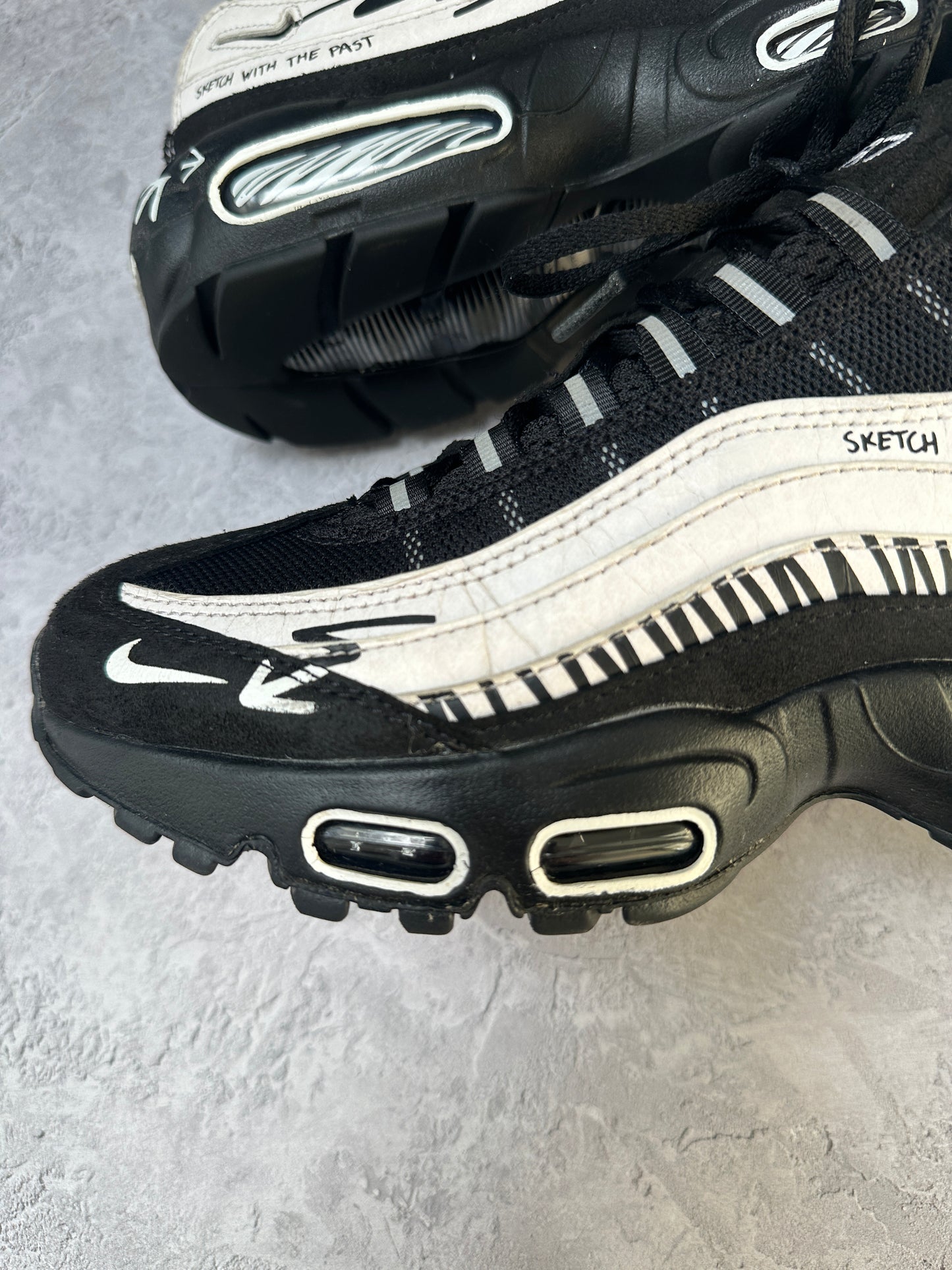 Nike Air Max 95 - Future Movement - Sketch with the Past - UK6