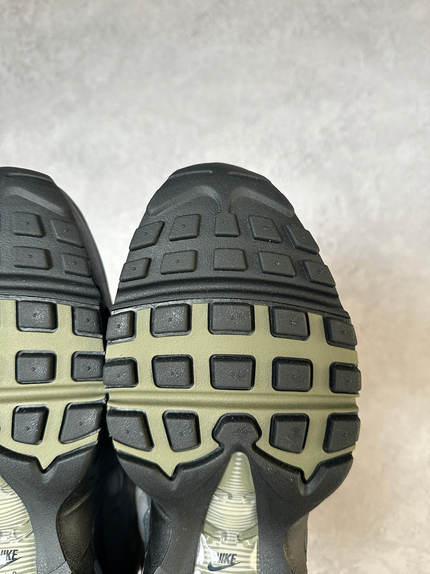 Nike Air Max 95 - Medium Olive - UK8