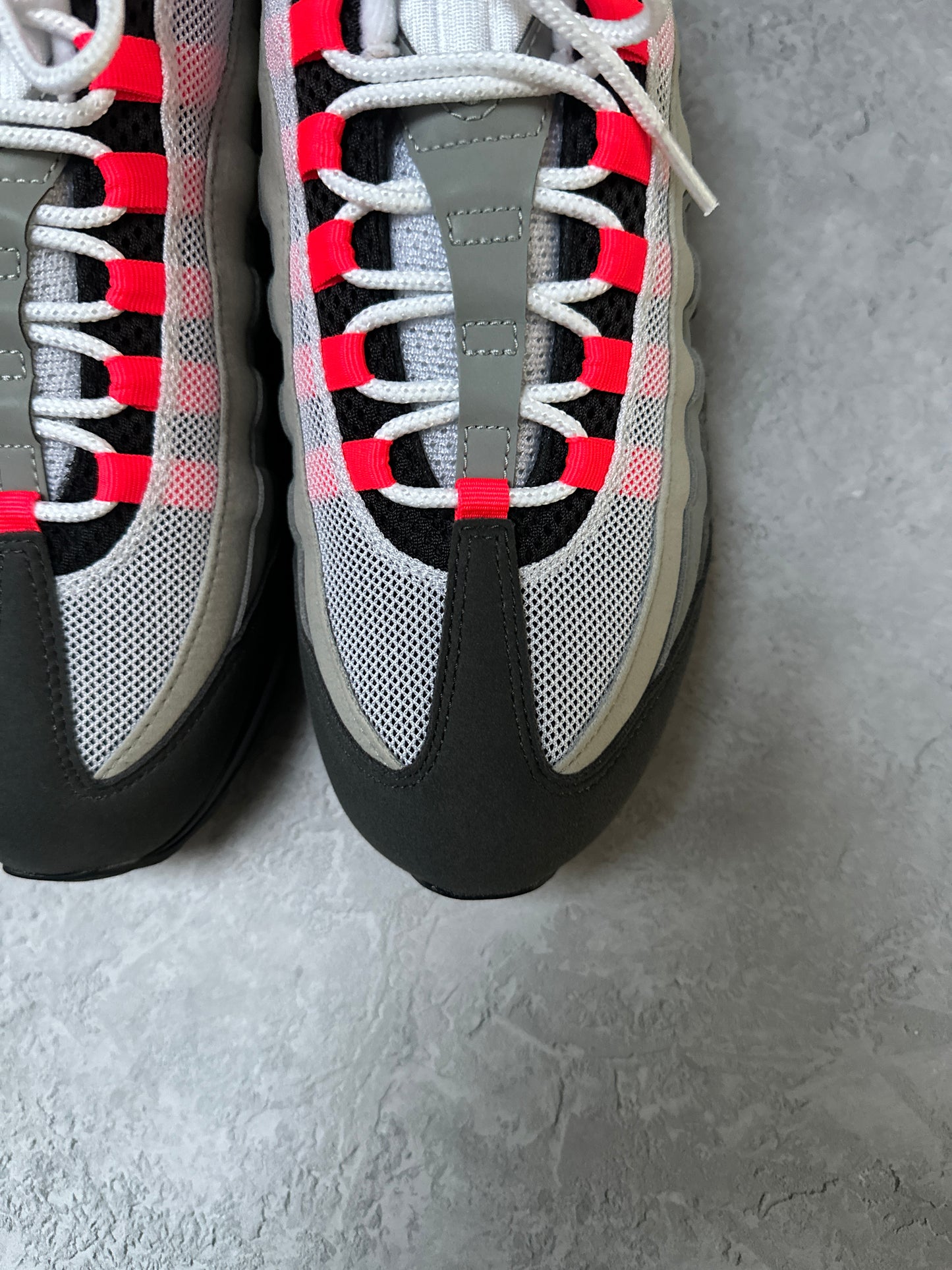 Nike Air Max 95 - Solar Red 2025 - UK8.5