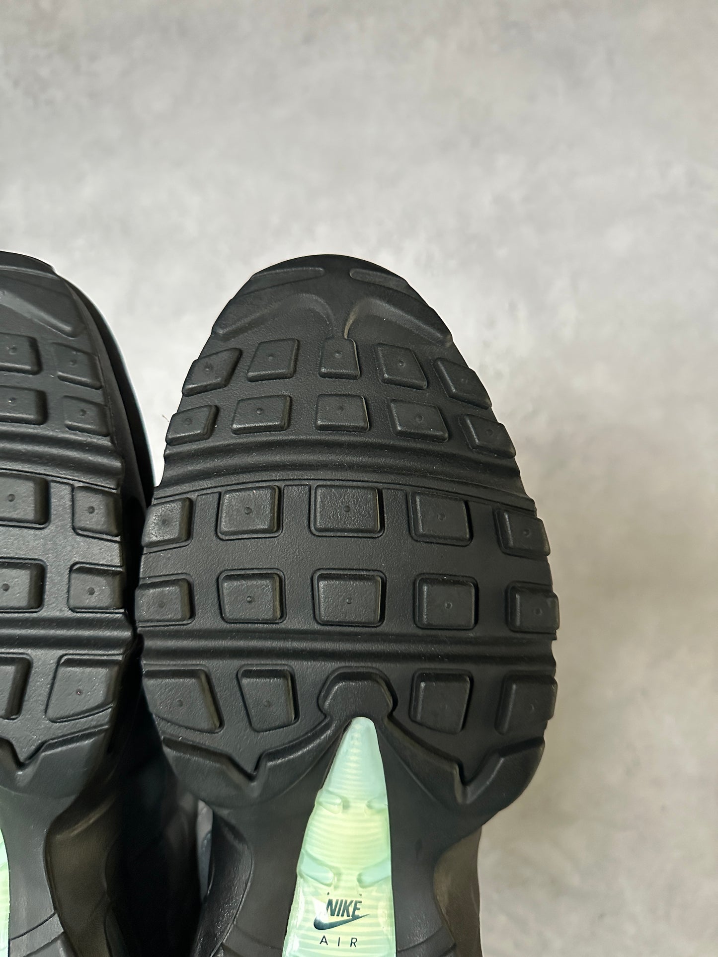 Nike Air Max 95 - Aluminum - UK9.5