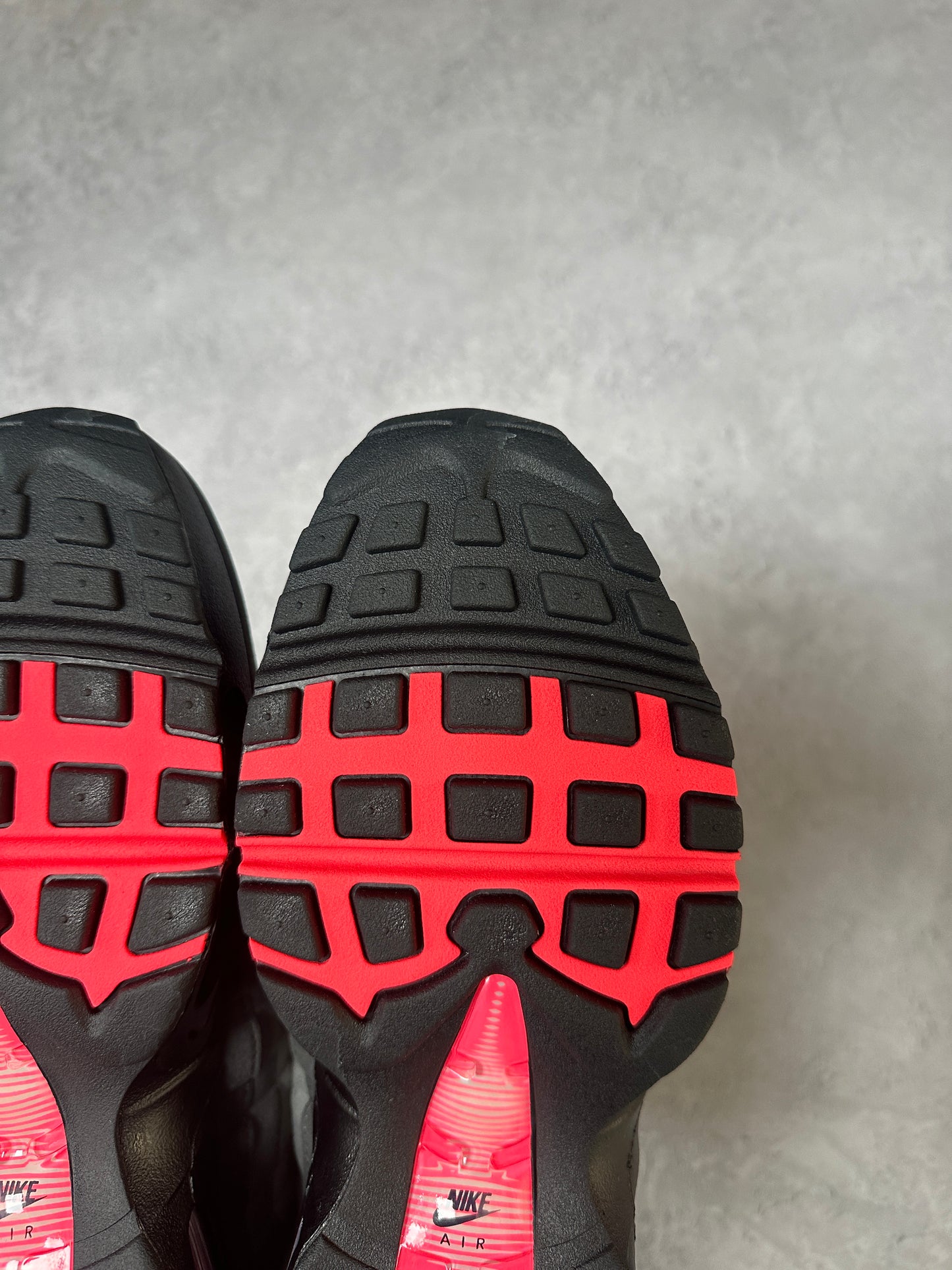 Nike Air Max 95 - Solar Red 2025 - UK8.5
