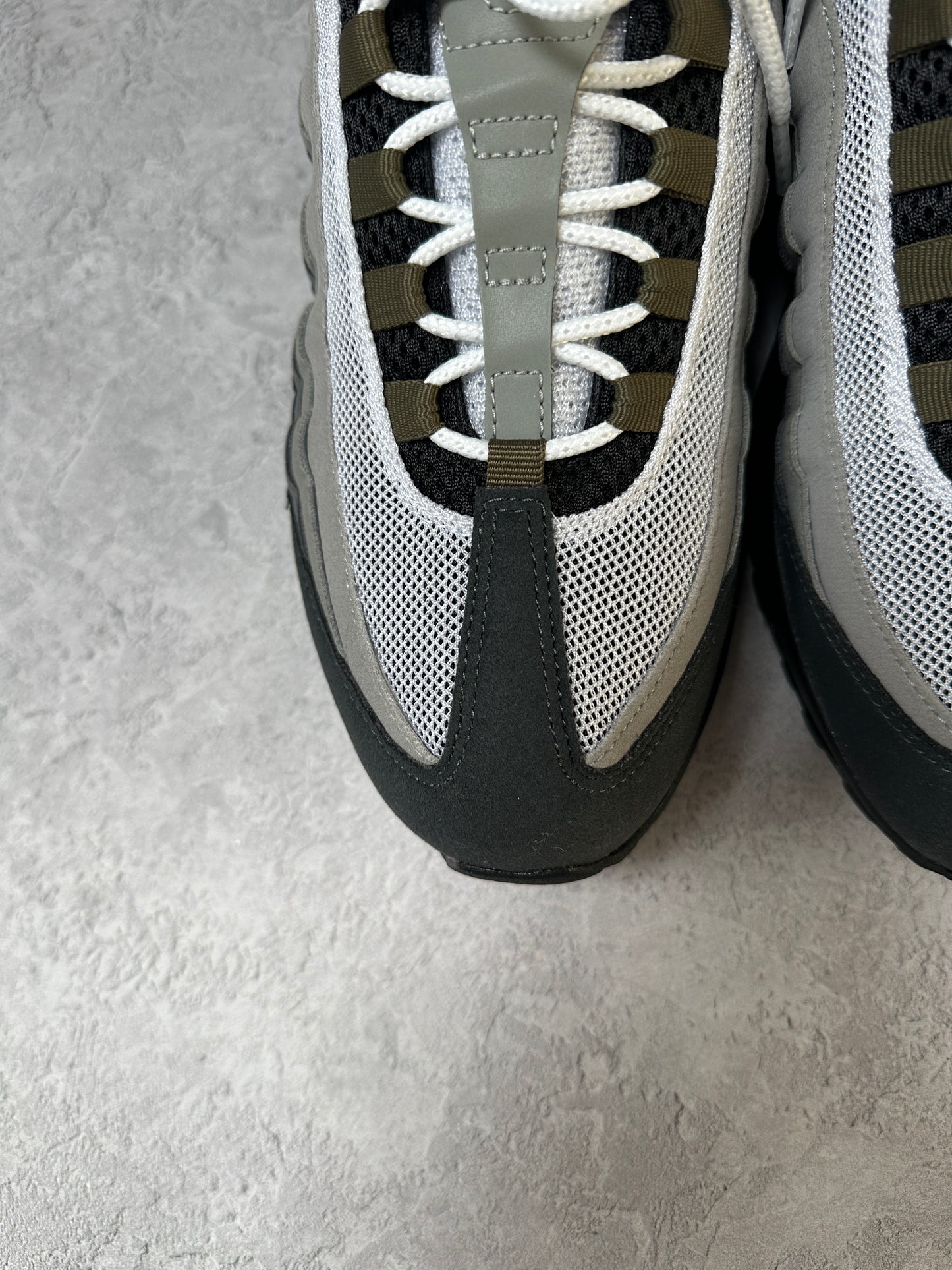 Nike Air Max 95 - Medium Olive - UK8.5
