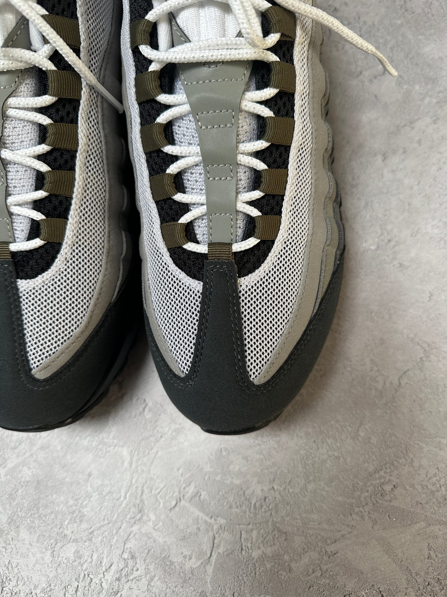 Nike Air Max 95 - Medium Olive - UK8