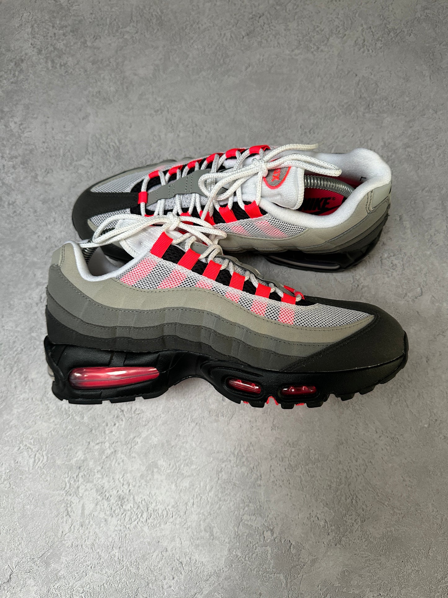 Nike Air Max 95 - Solar Red 2025 - UK8.5