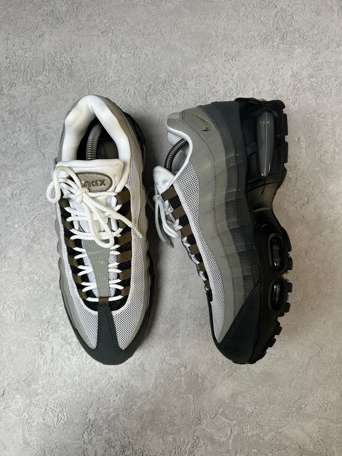 Nike Air Max 95 - Medium Olive - UK8.5