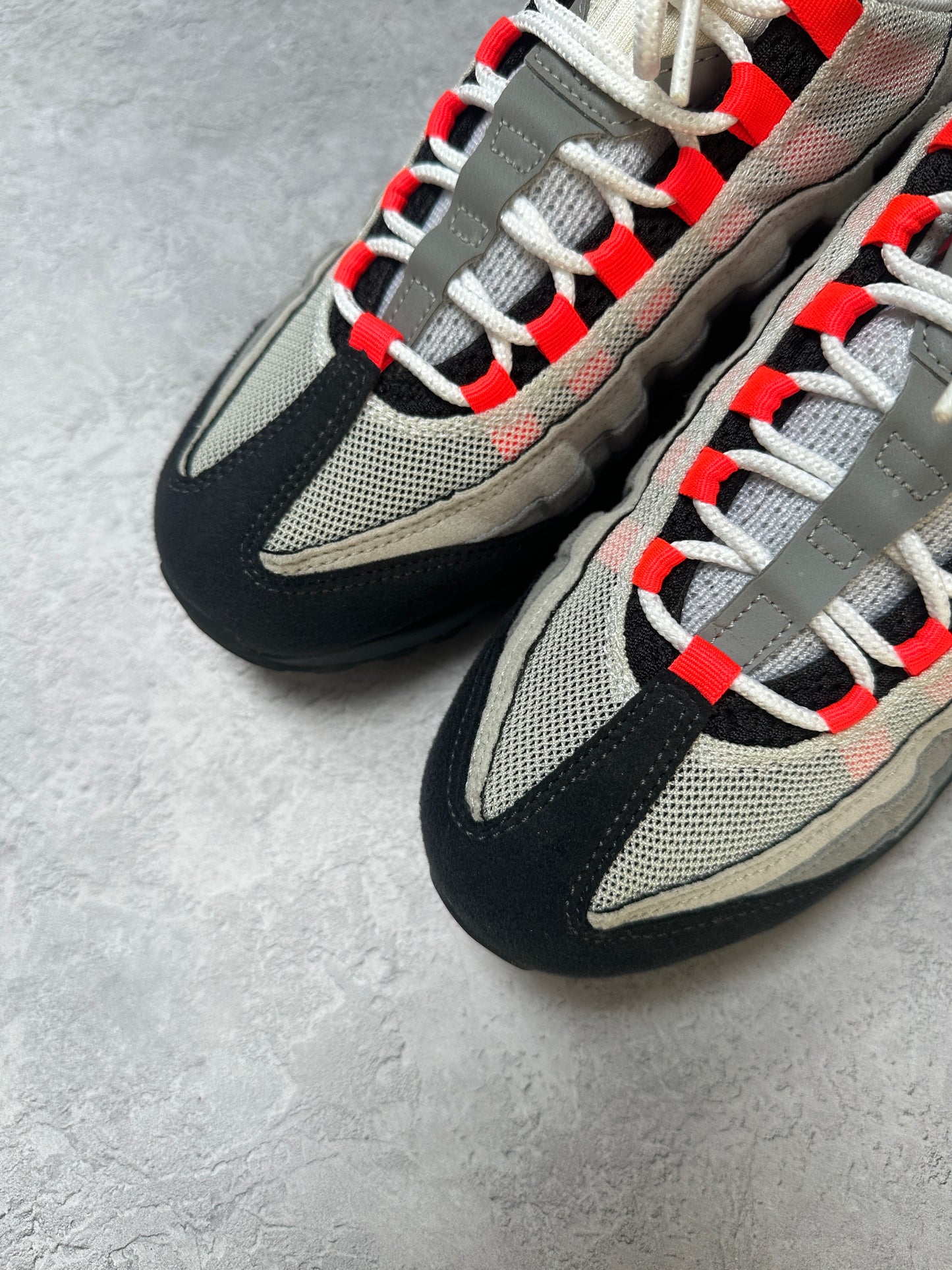 Nike Air Max 95 - Solar Red 2017 - UK7.5