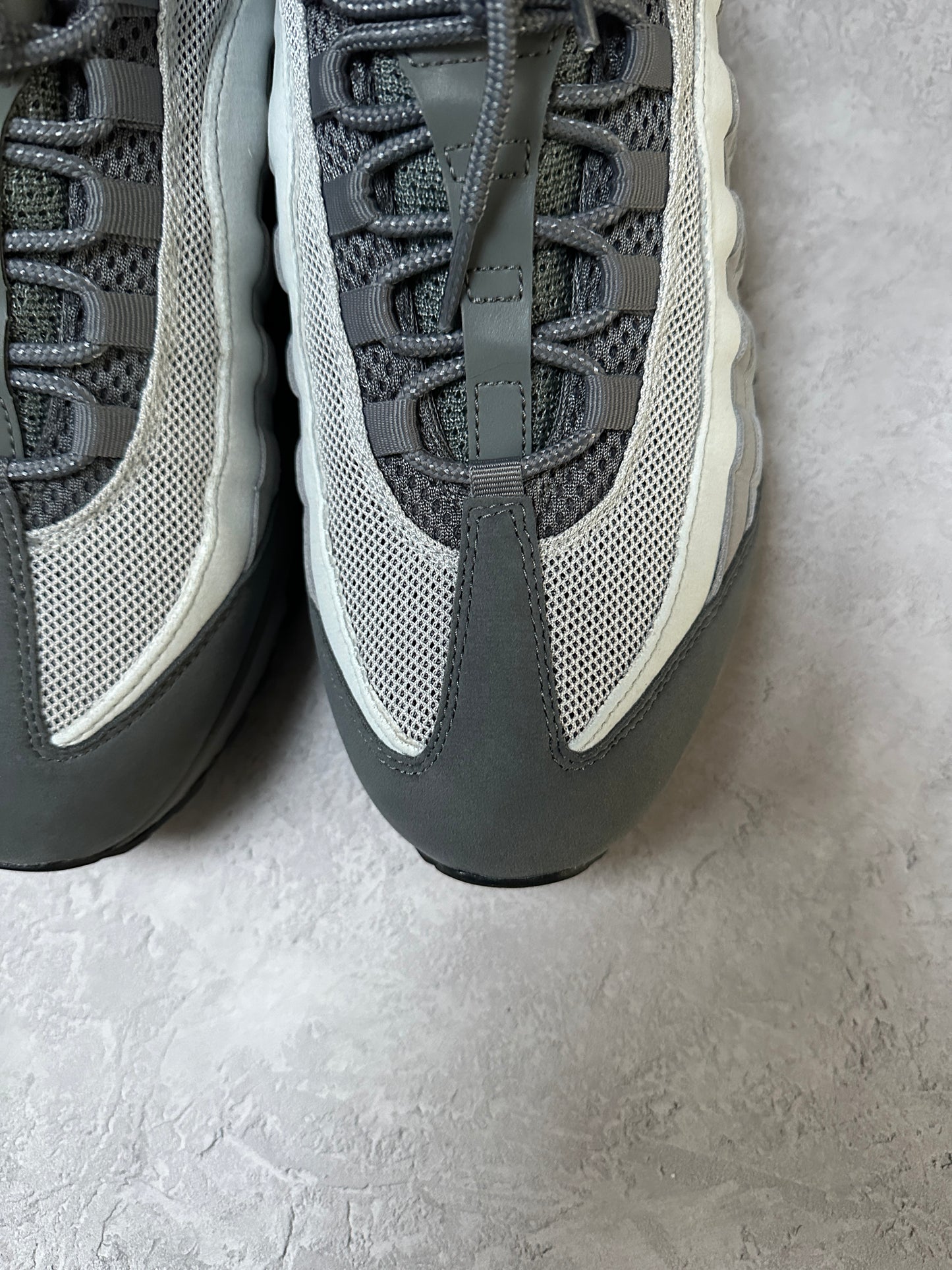 Nike Air Max 95 - Grey Green Abyss - UK9