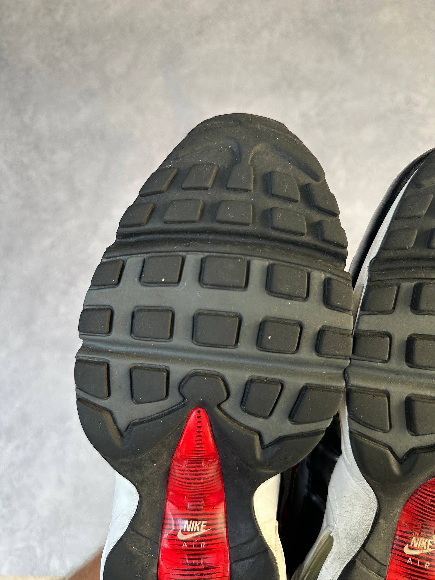 Nike Air Max 95 - Black / Chilling Red / Dark Grey - UK8