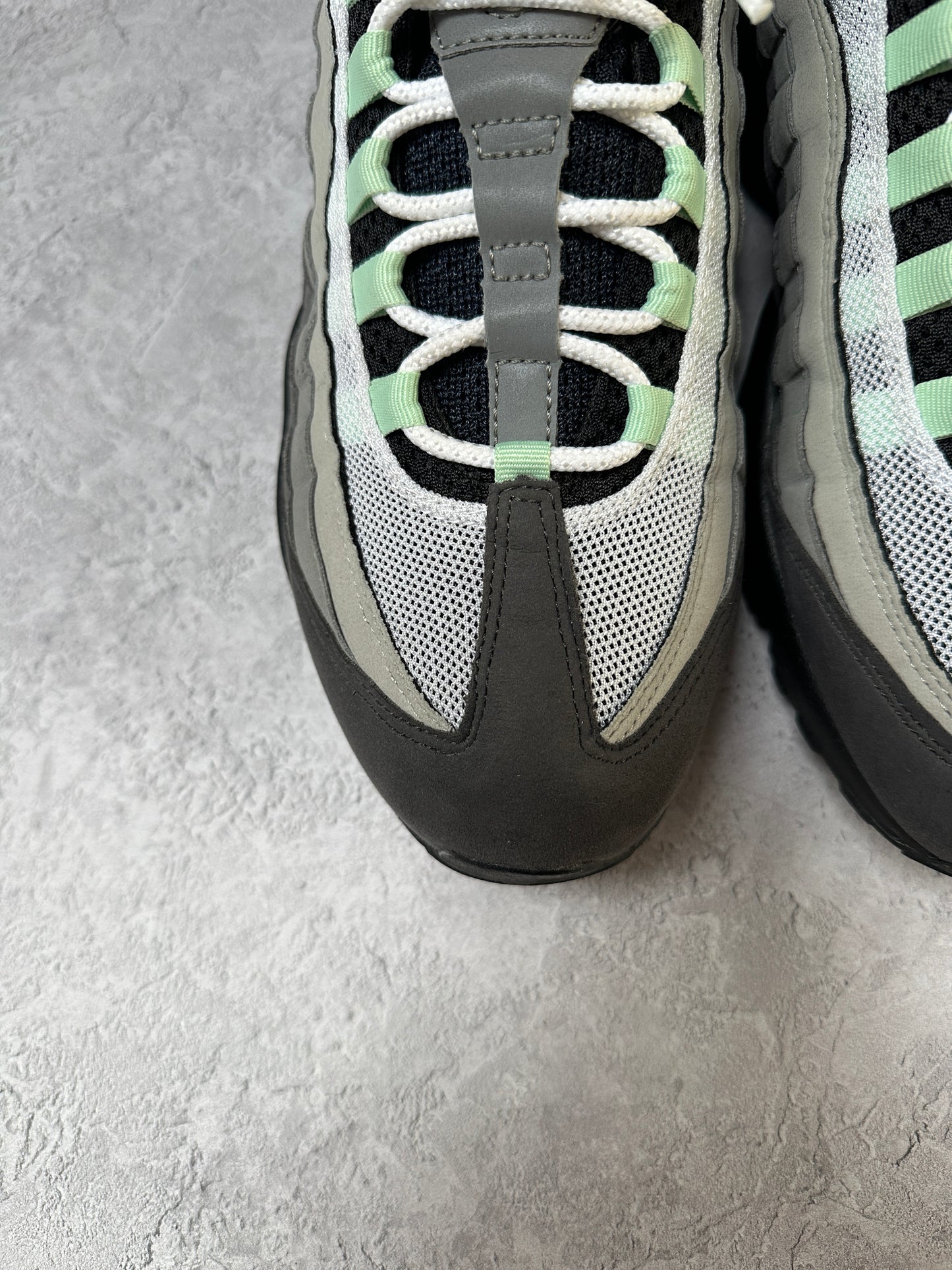 Nike Air Max 95 - Fresh Mint - UK9.5