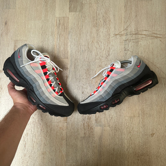 Nike Air Max 95 - Solar Red 2017 - UK8.5