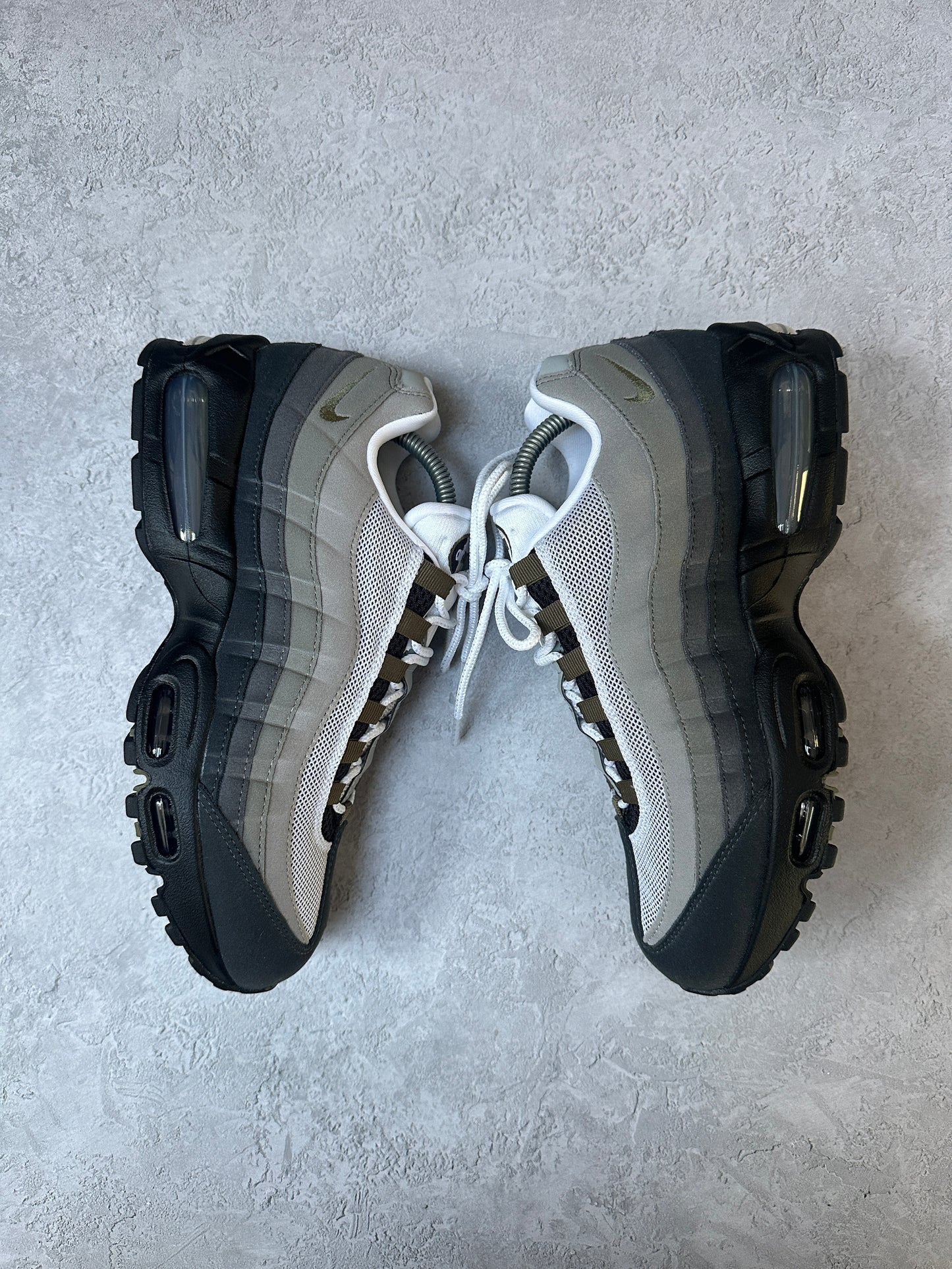 Nike Air Max 95 - Medium Olive - UK7.5