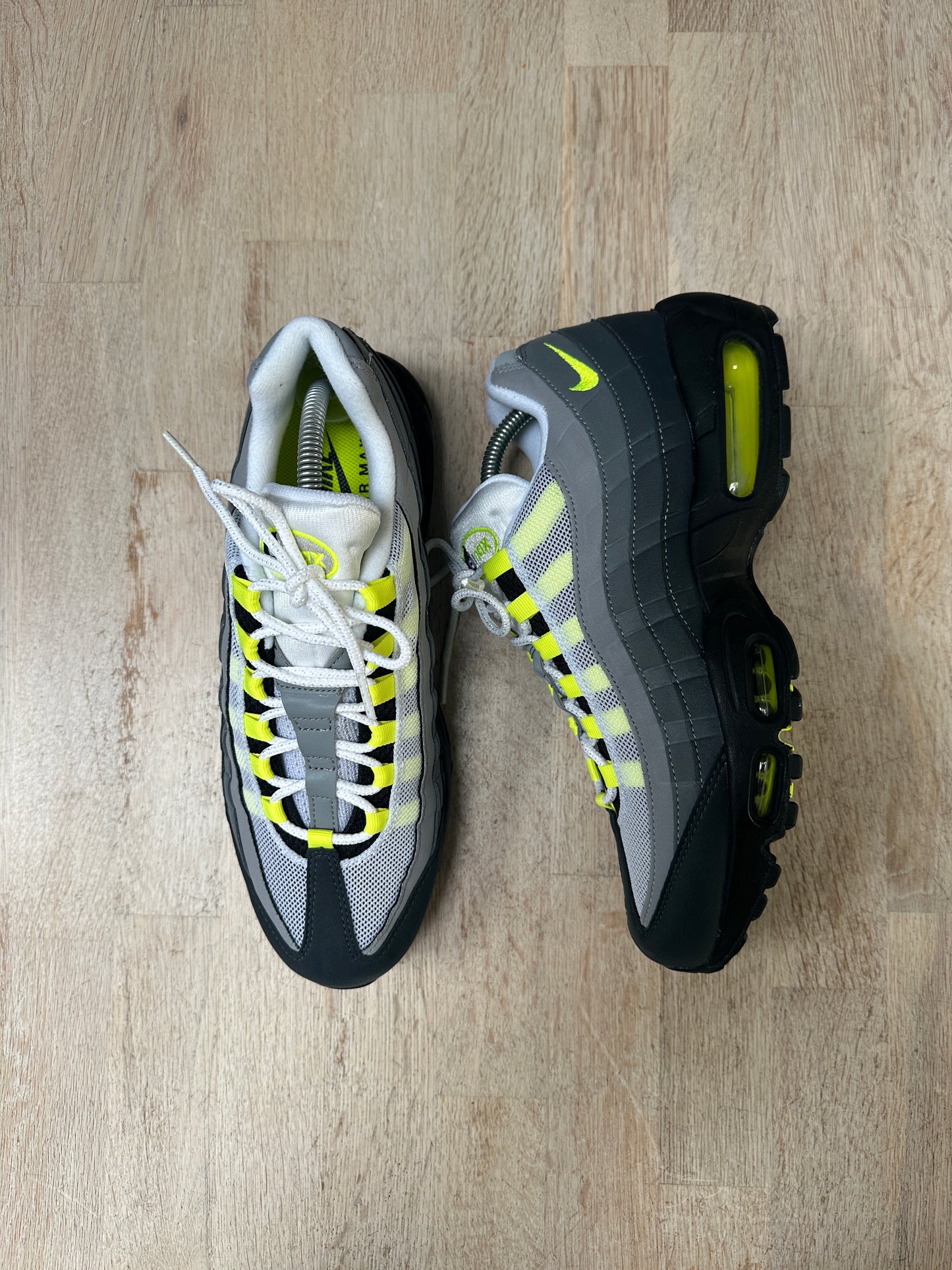 Nike Air Max 95 - Neon 2020 - UK8.5