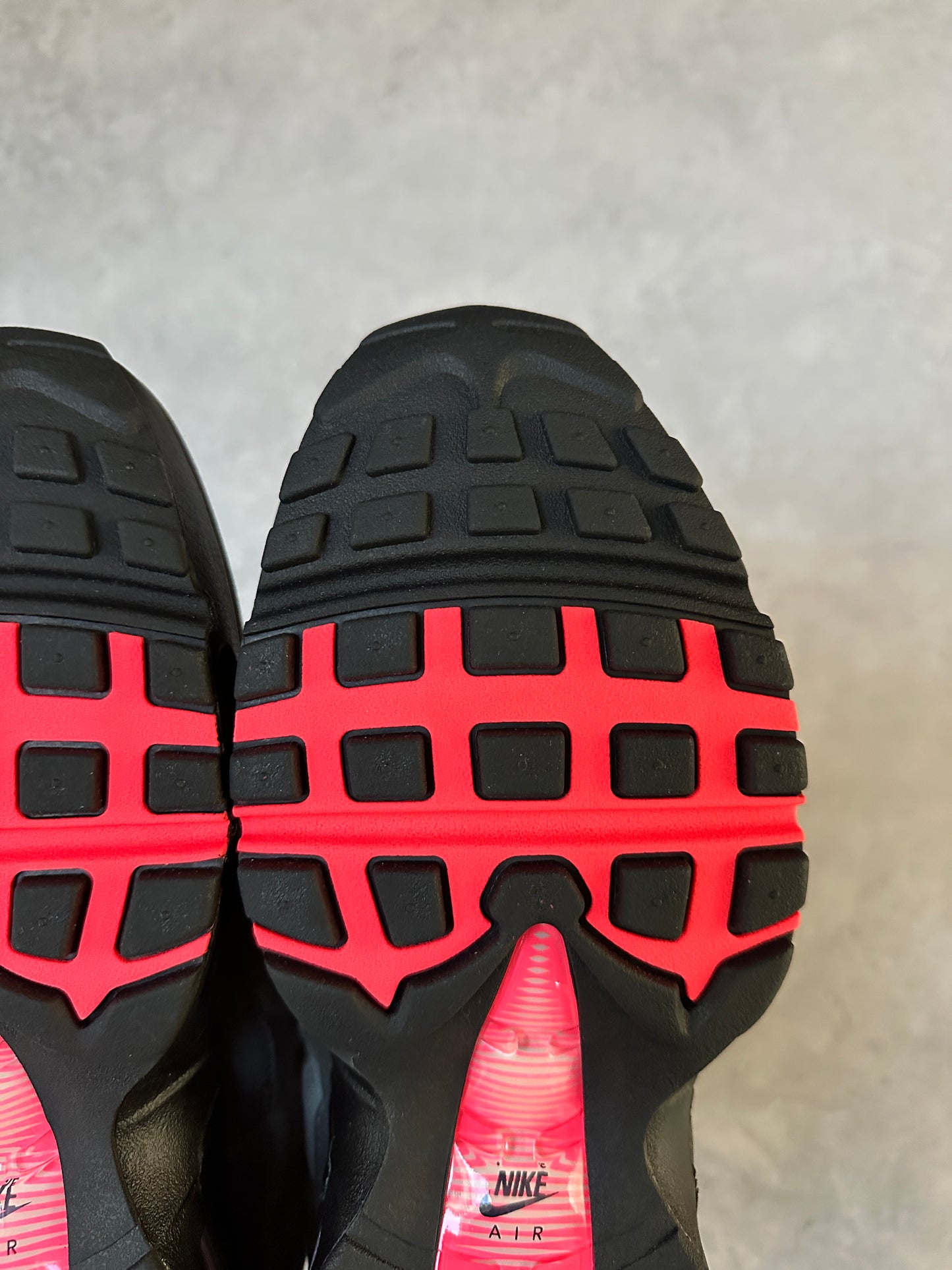 Nike Air Max 95 - Solar Red 2025 - UK9.5