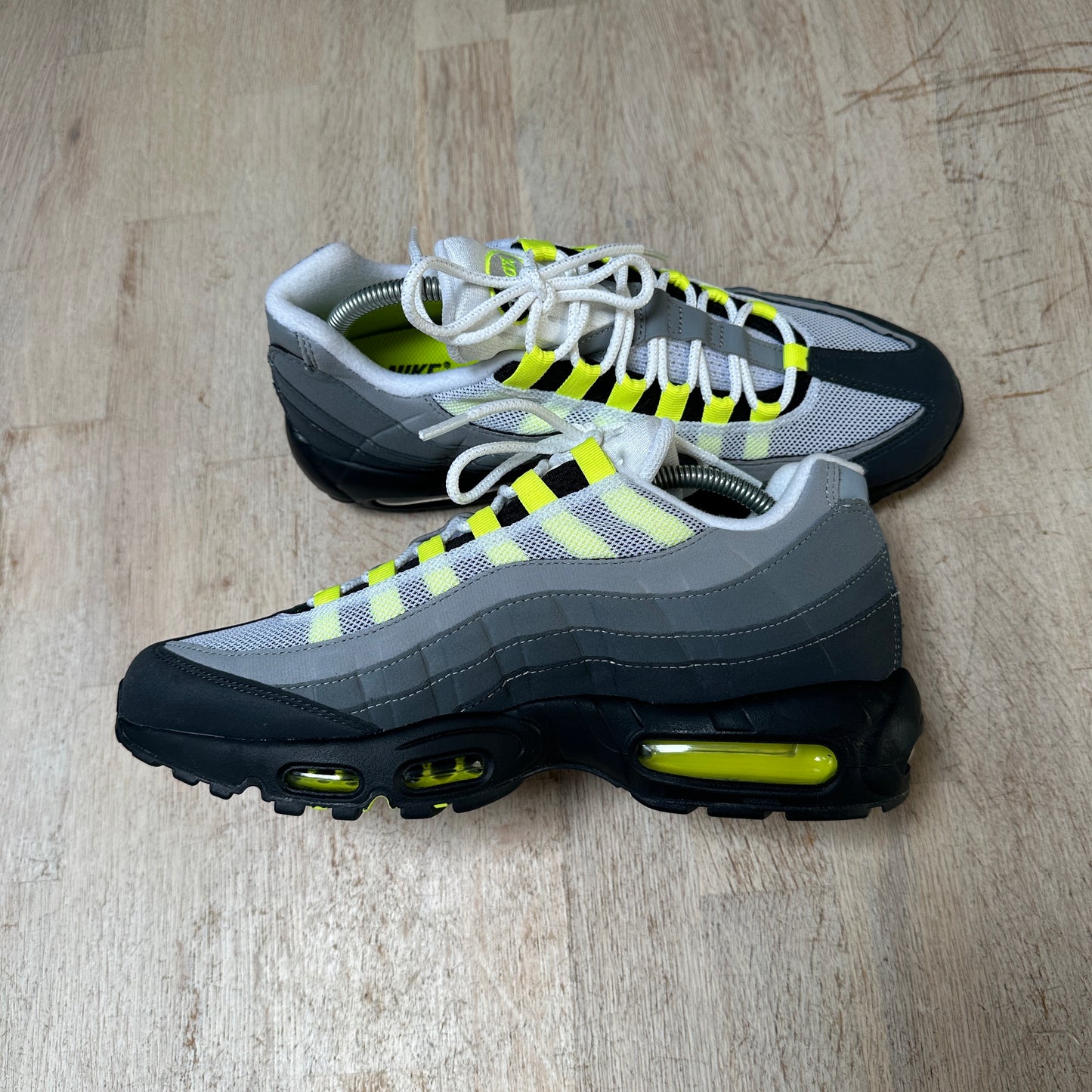 Nike Air Max 95 - Neon 2020 - UK8.5