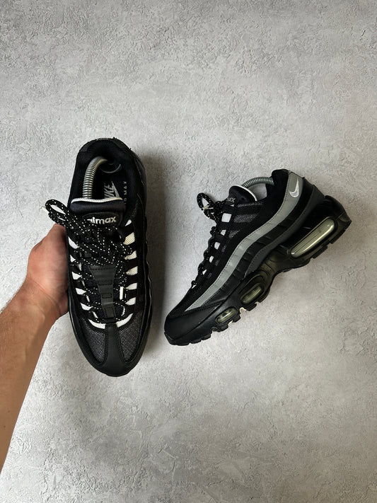 Nike Air Max 95 - Essential Smoke Grey - UK7.5