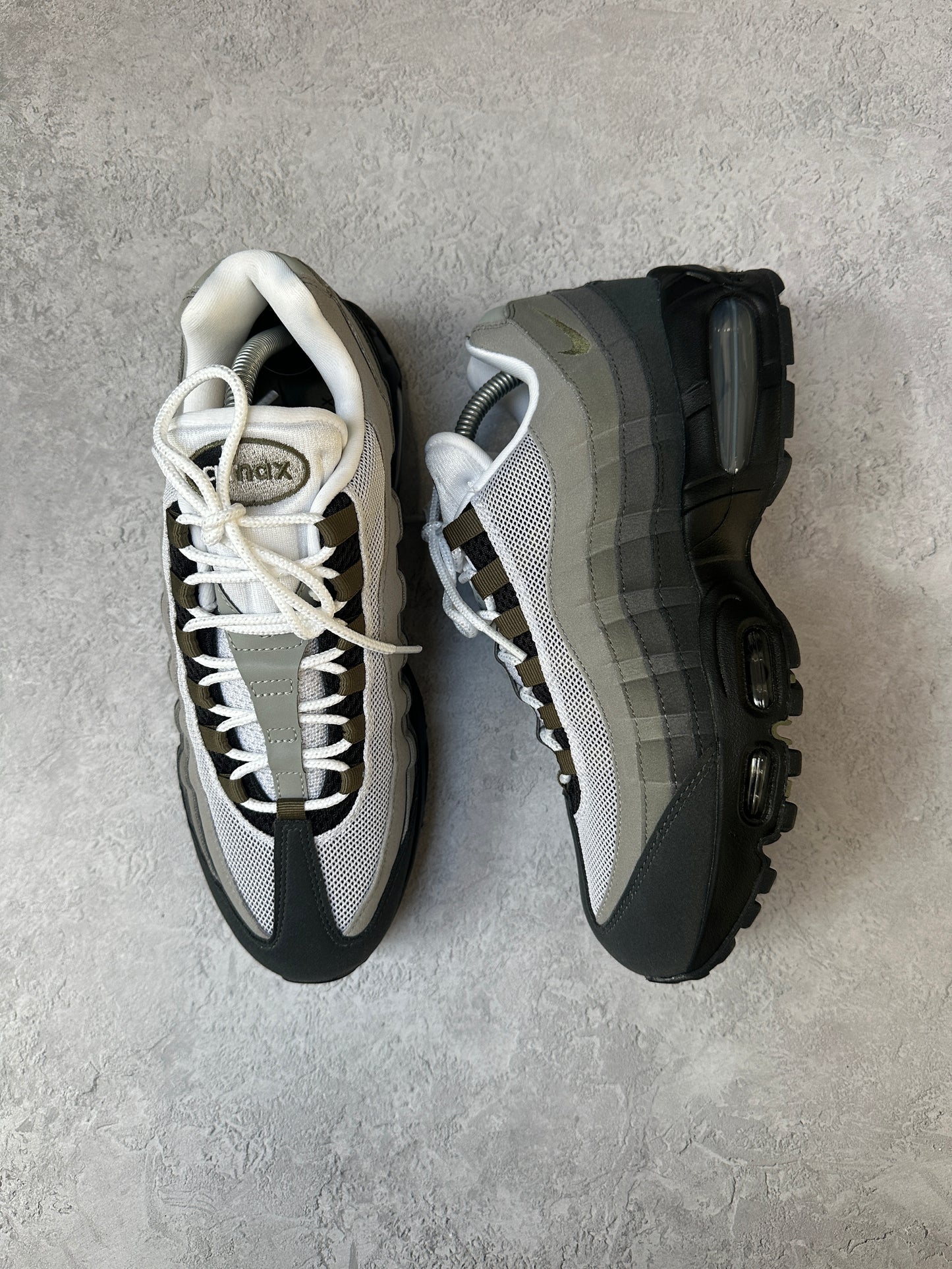 Nike Air Max 95 - Medium Olive - UK8