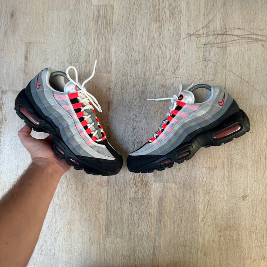 Nike Air Max 95 - Solar Red 2017 - UK6.5