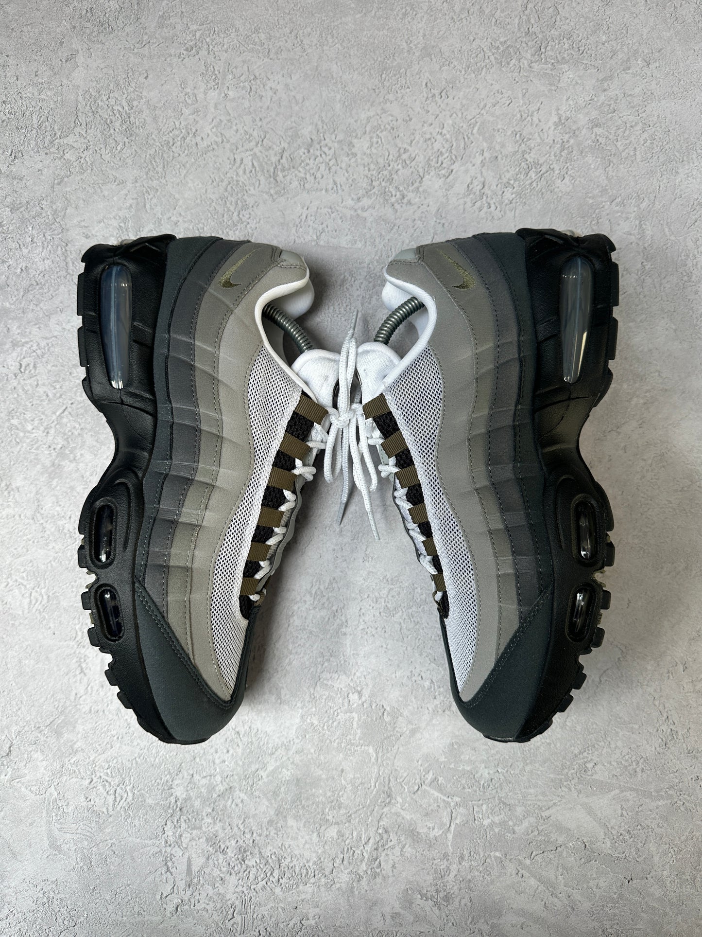 Nike Air Max 95 - Medium Olive - UK8.5