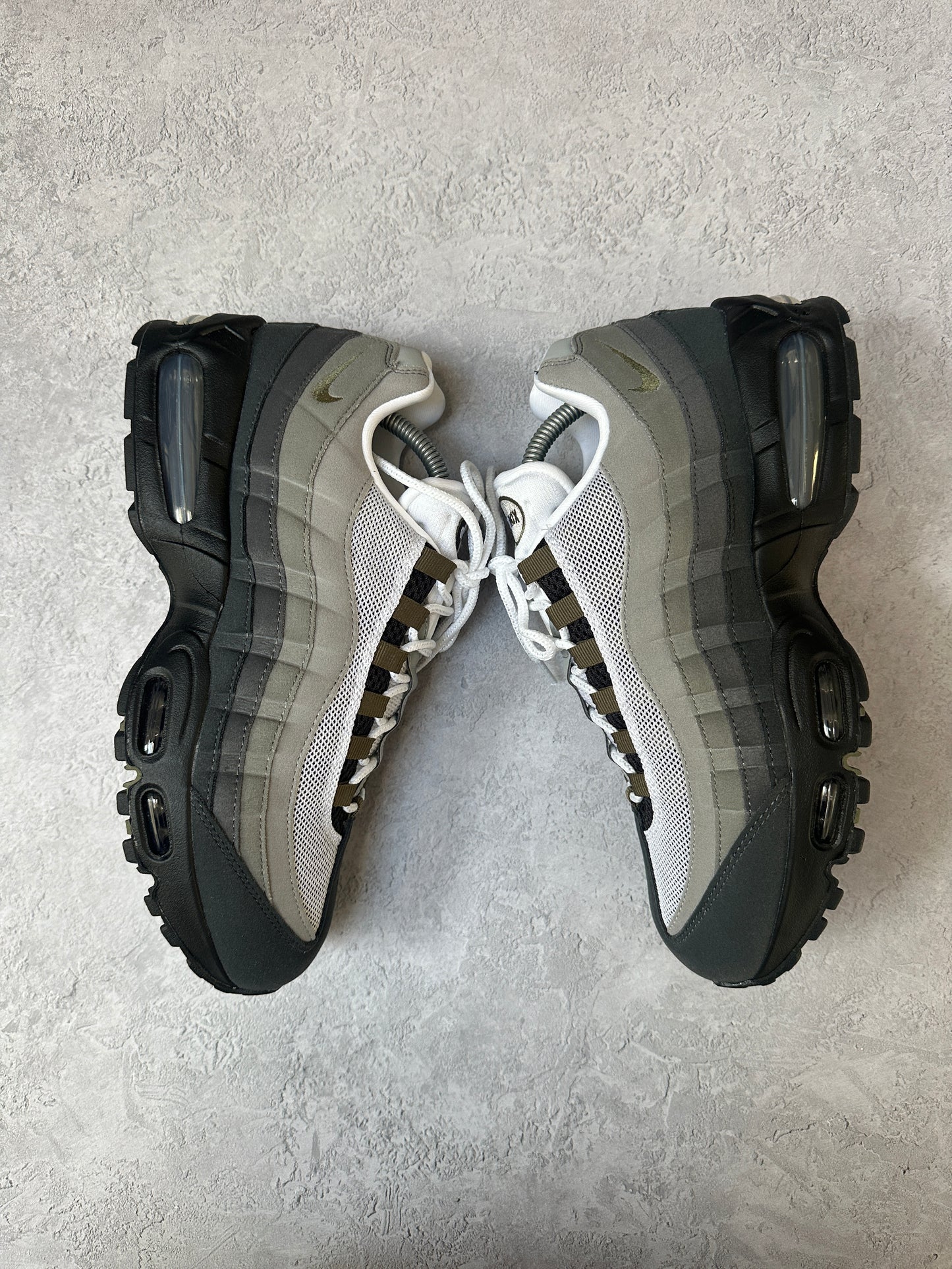 Nike Air Max 95 - Medium Olive - UK8