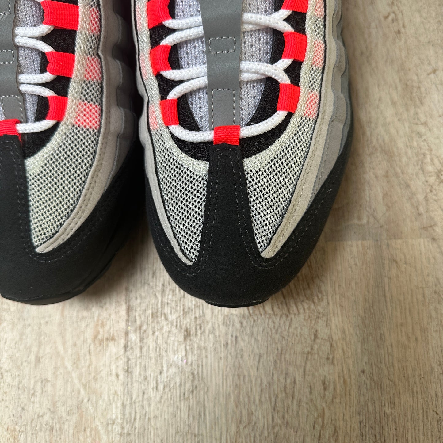 Nike Air Max 95 - Solar Red 2017 - UK8.5