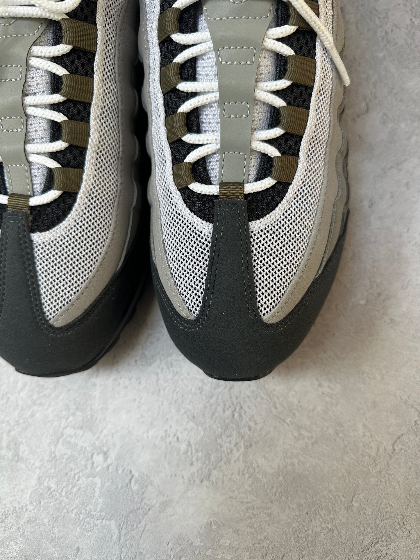 Nike Air Max 95 - Medium Olive - UK8