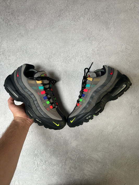 Nike Air Max 95 - Evolution of Icons - UK8.5