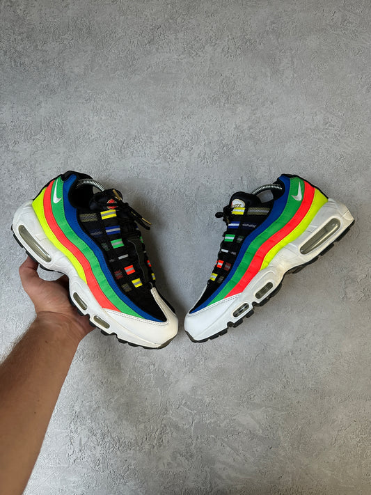 Nike Air Max 95 - Hidden Message - UK7