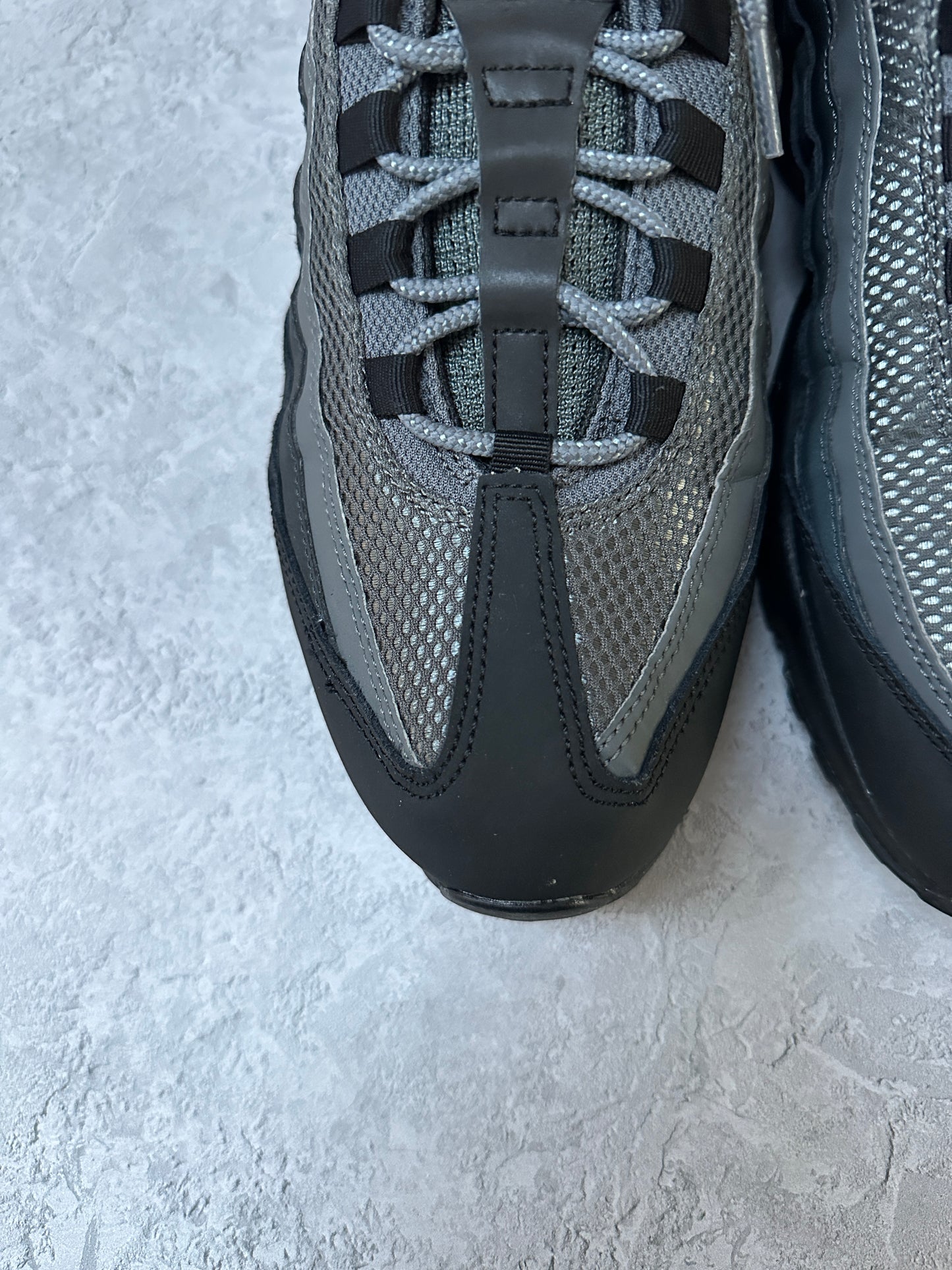 Nike Air Max 95 - Black / Particle Grey - UK10