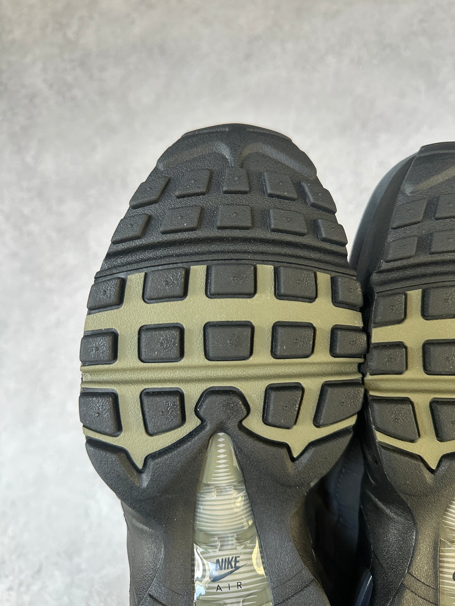 Nike Air Max 95 - Medium Olive - UK8