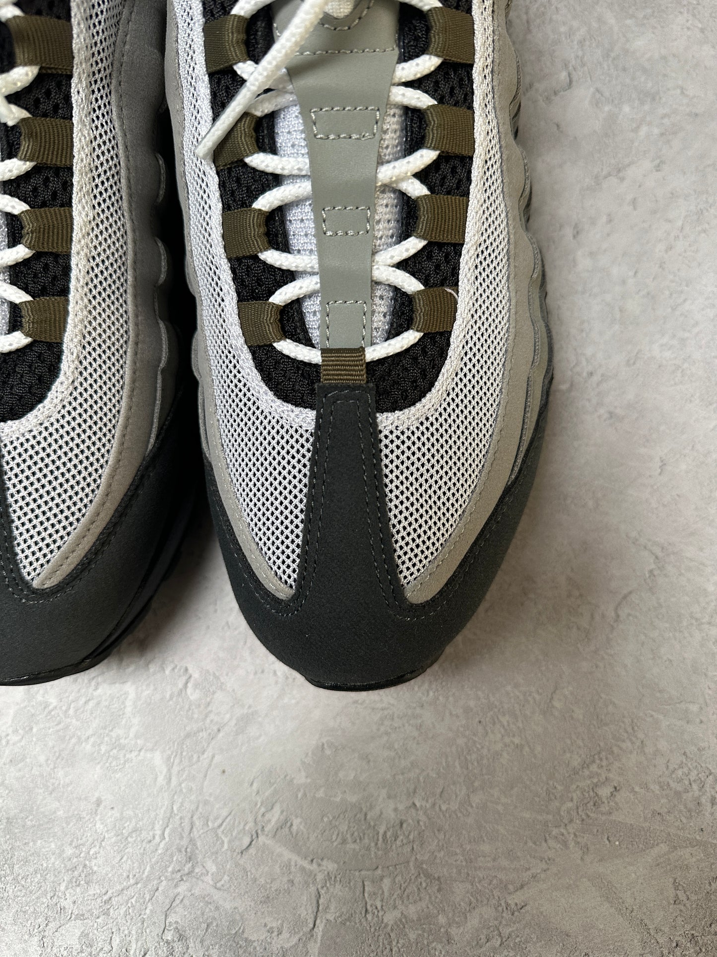 Nike Air Max 95 - Medium Olive - UK8.5