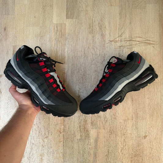 Nike Air Max 95 - Liverpool FC - UK10