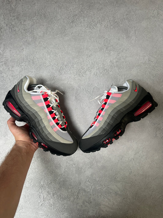 Nike Air Max 95 - Solar Red 2025 - UK8.5