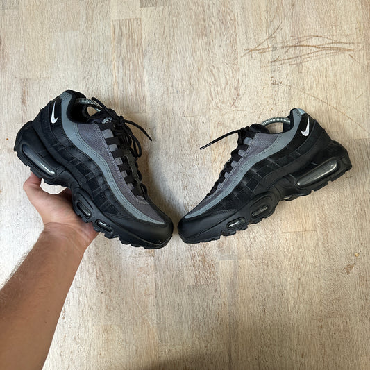 Nike Air Max 95 - Black / Smoke Grey - UK7