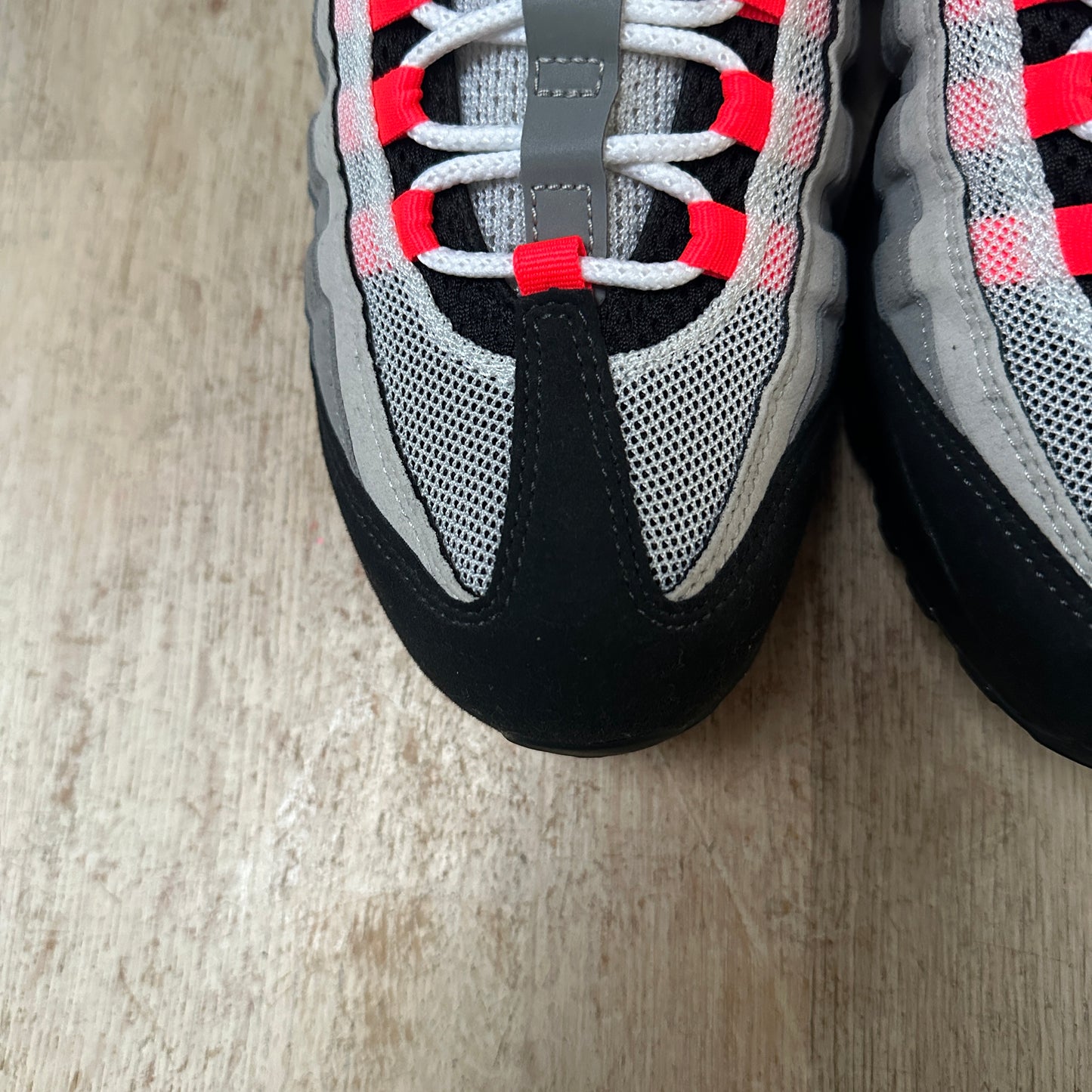 Nike Air Max 95 - Solar Red 2017 - UK8.5