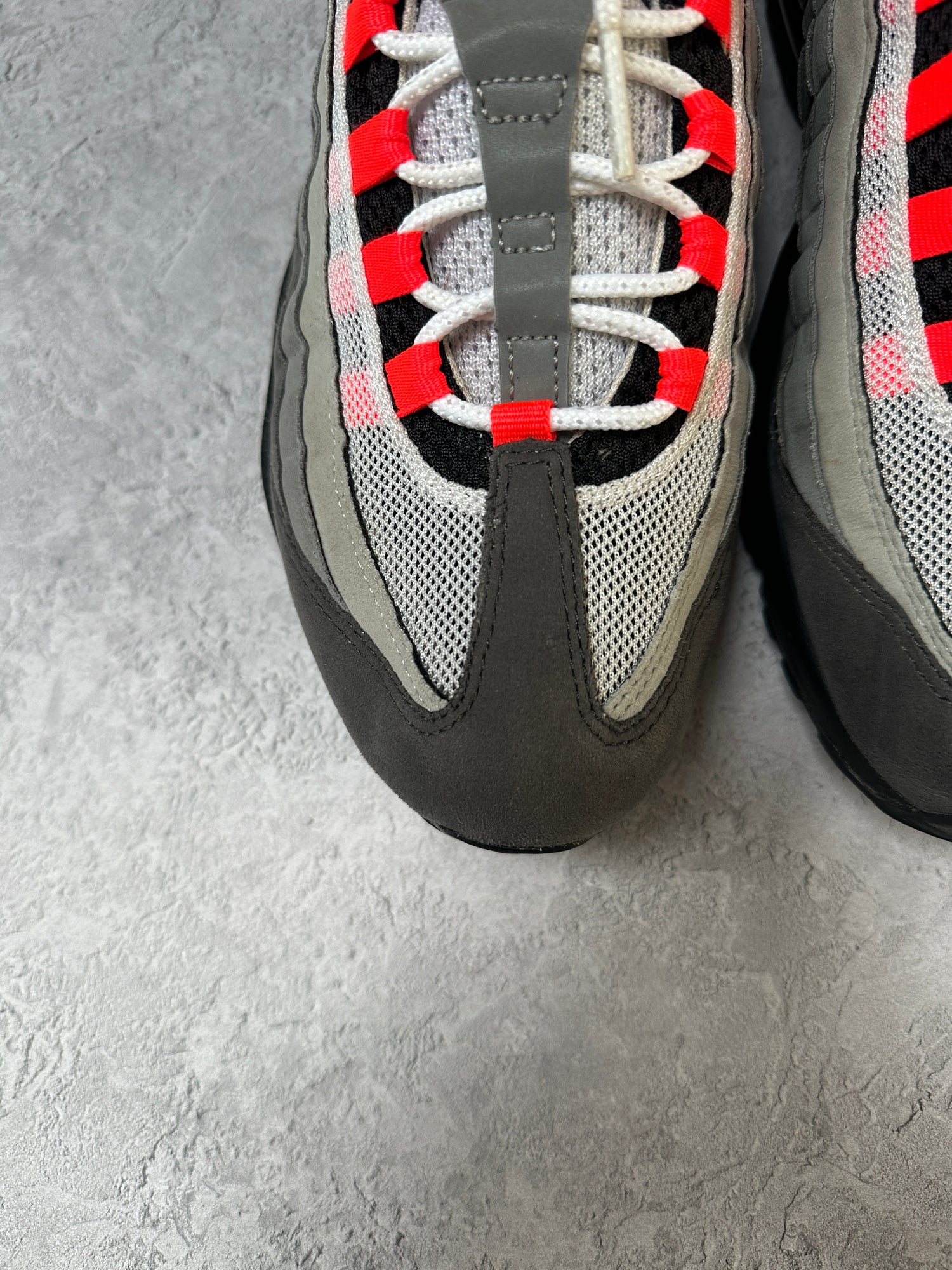Nike Air Max 95 Solar Red UK9 – RM Footwear - Main Image