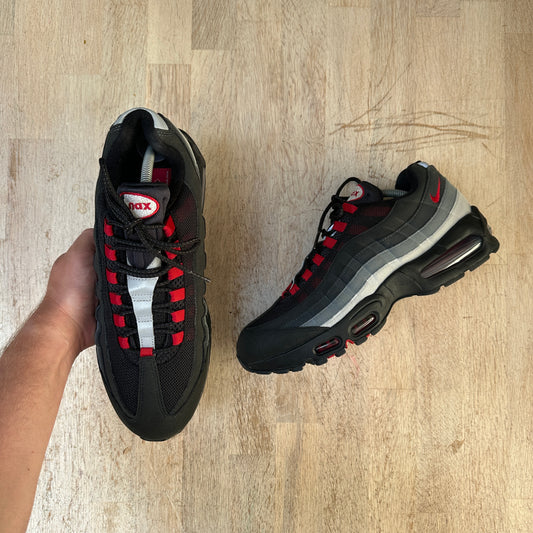 Nike Air Max 95 - Liverpool FC - UK10