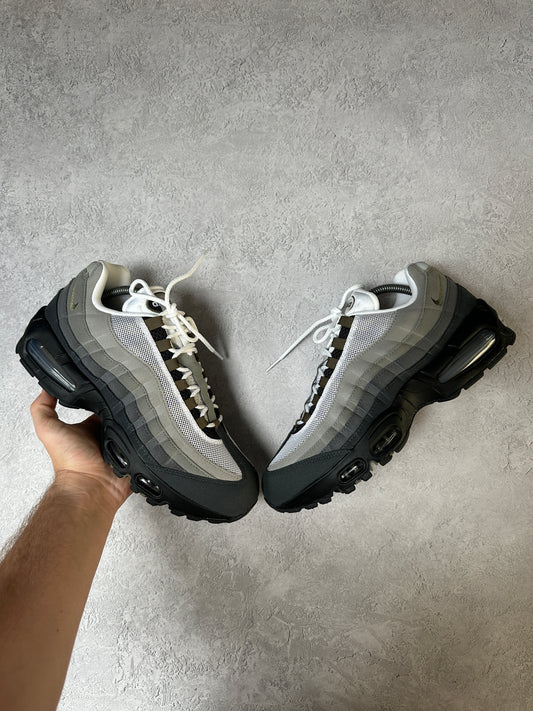 Nike Air Max 95 - Medium Olive - UK8