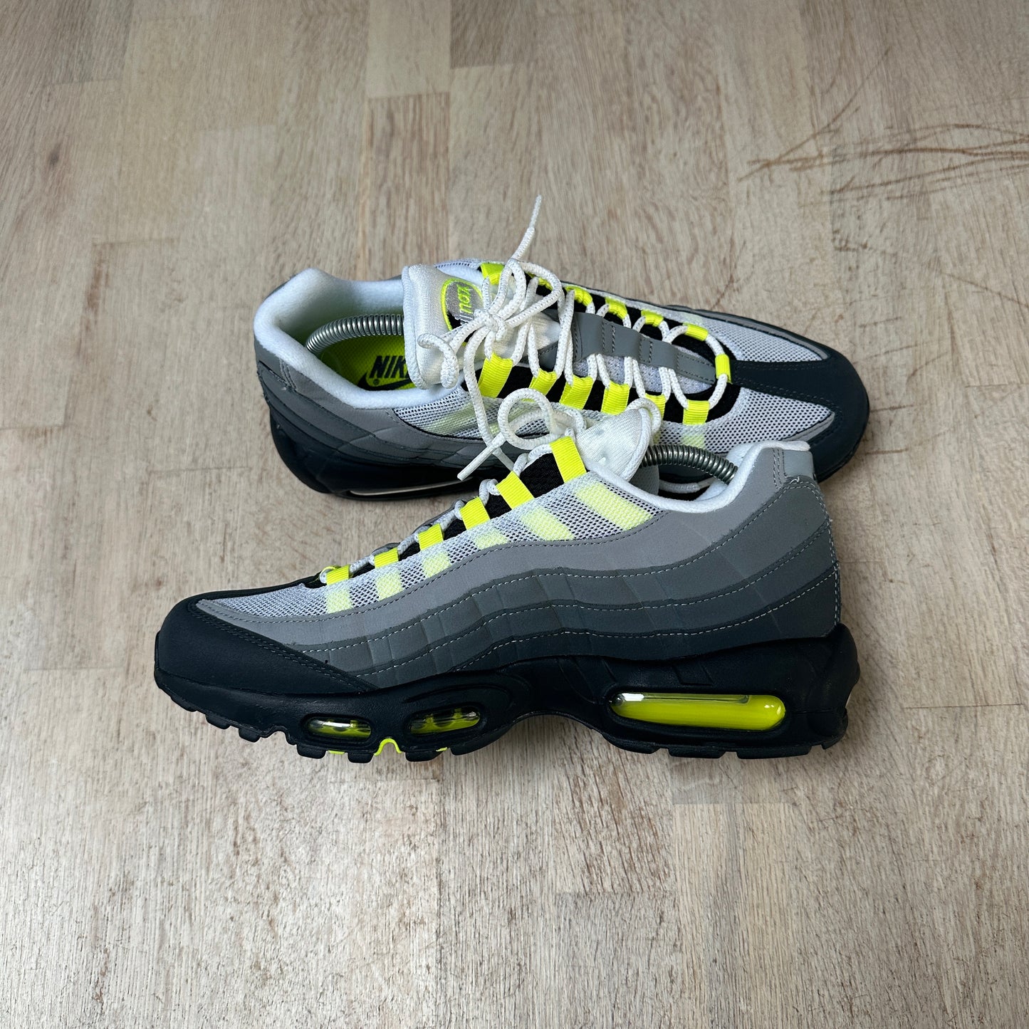 Nike Air Max 95 - Neon 2020 - UK8.5