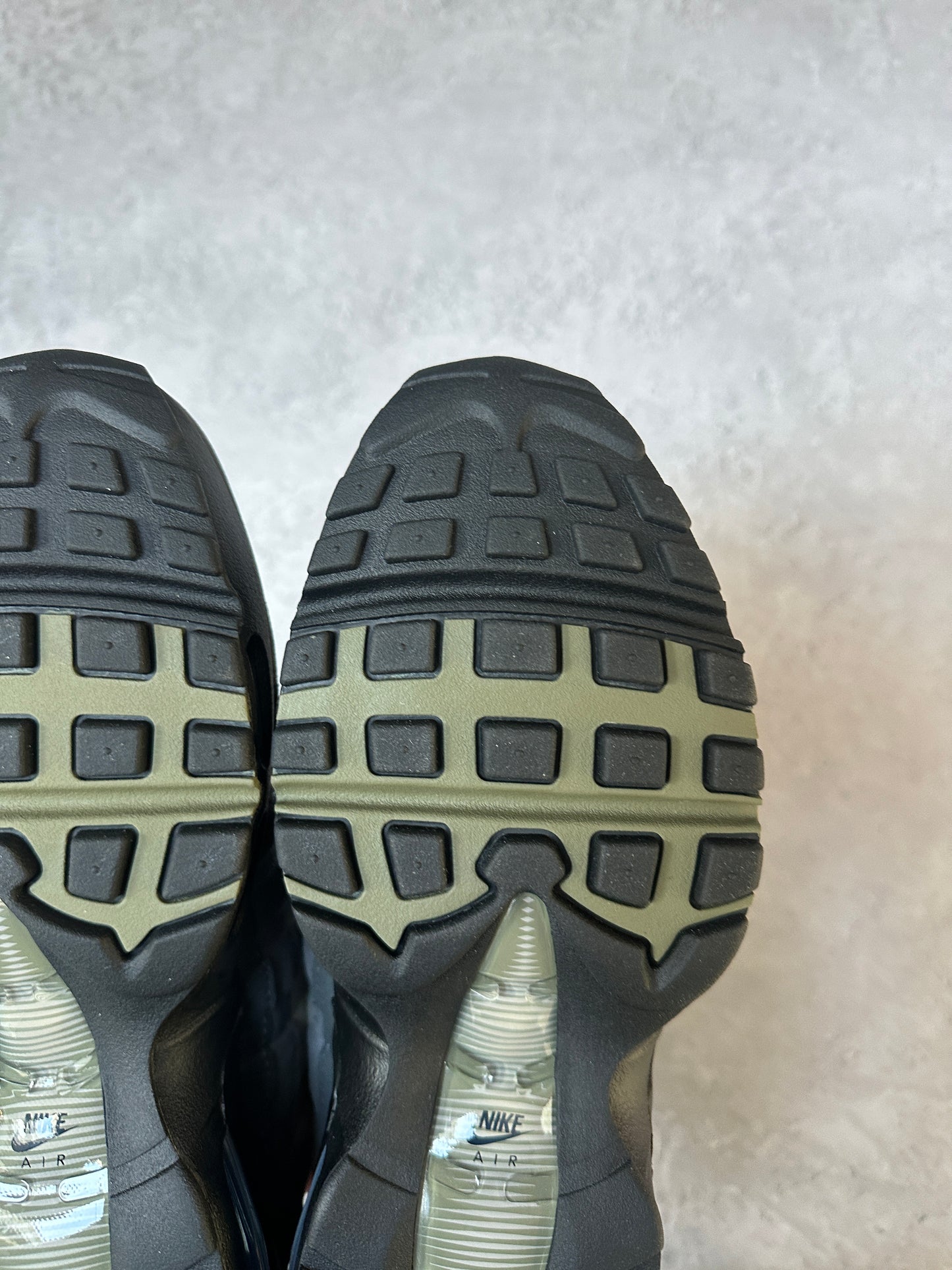 Nike Air Max 95 - Medium Olive - UK7.5