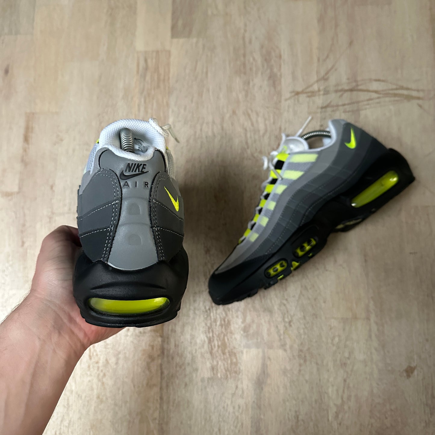 Nike Air Max 95 - Neon 2020 - UK8.5