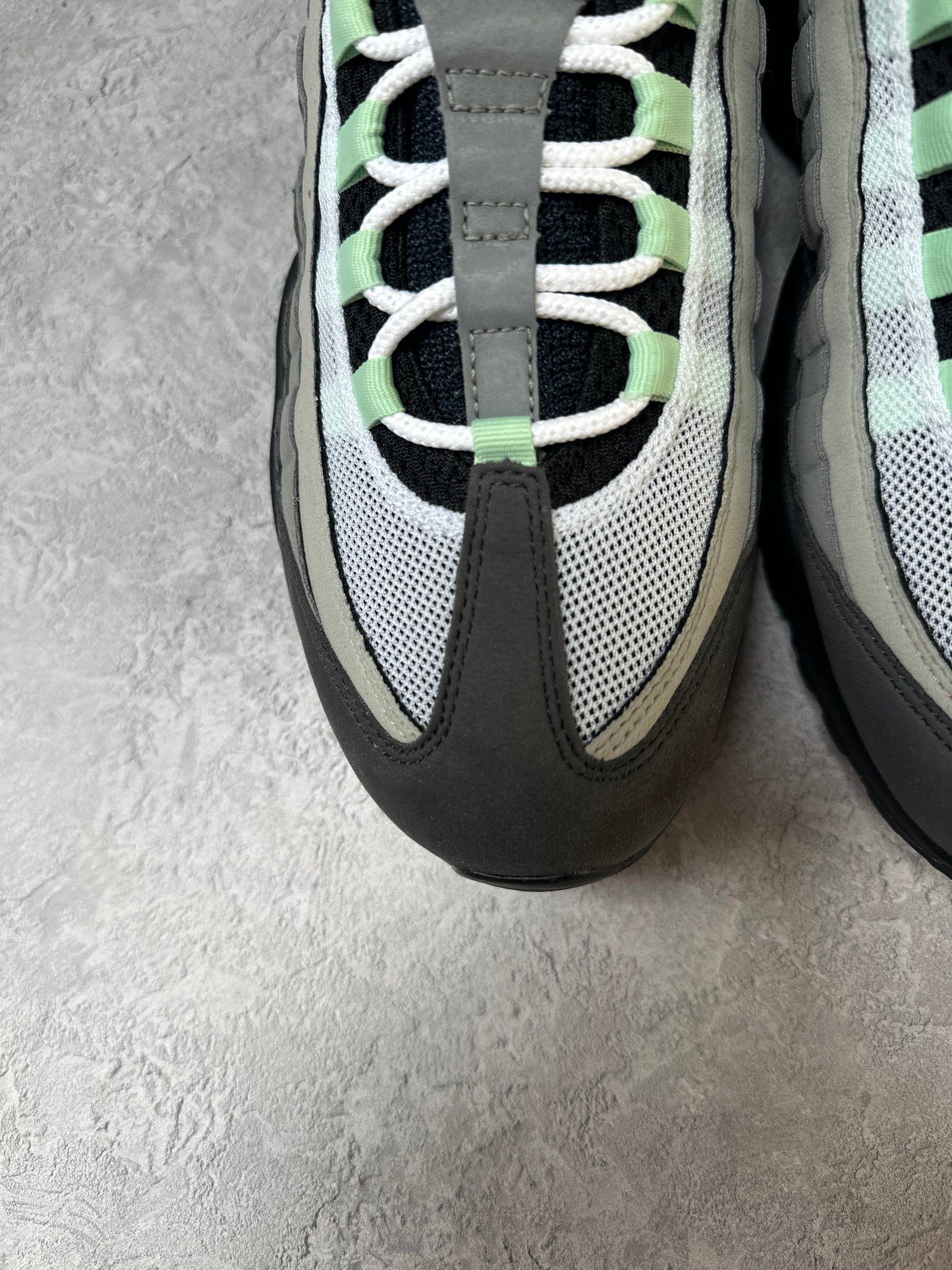 Nike Air Max 95 - Fresh Mint - UK9.5