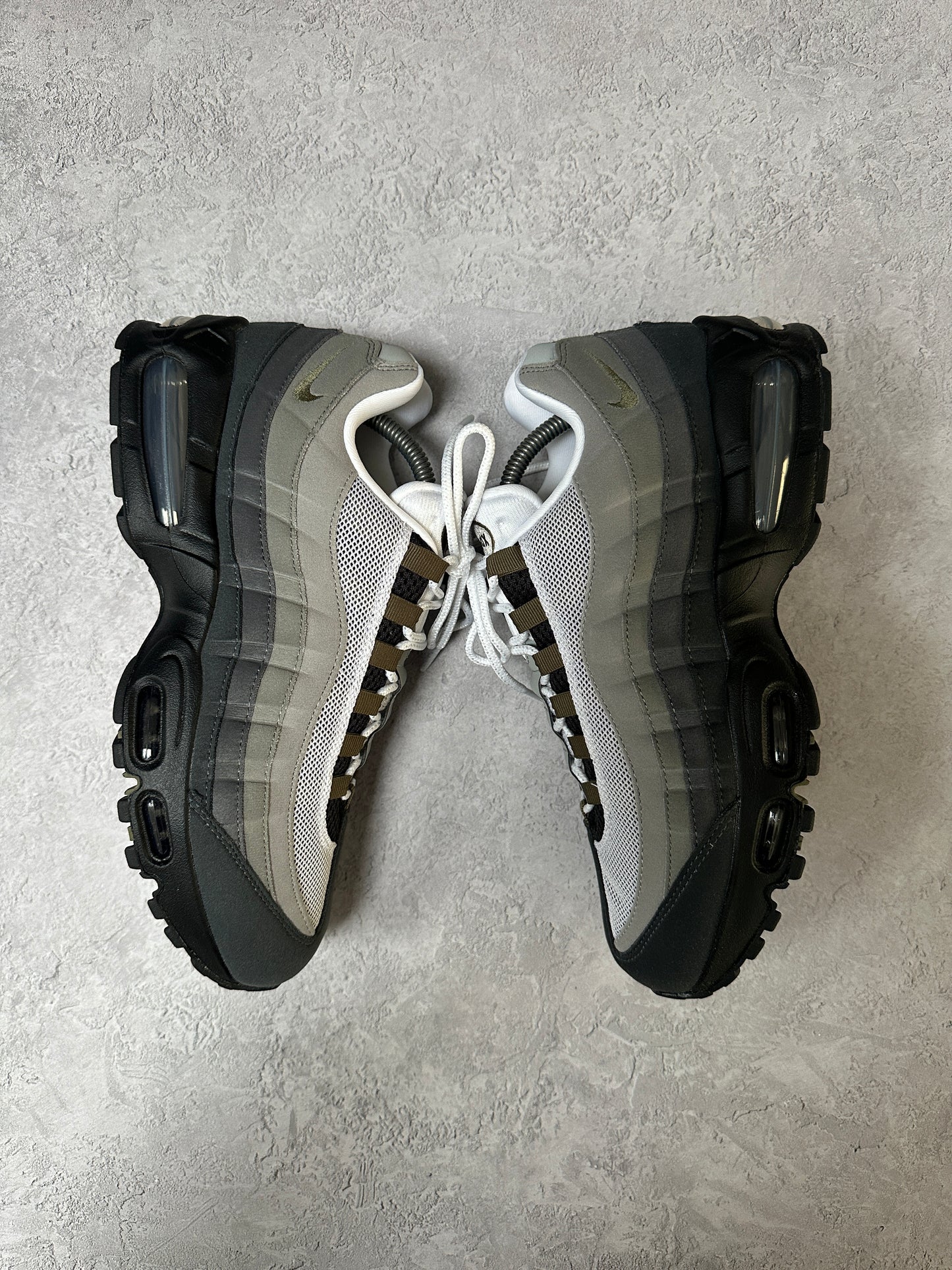 Nike Air Max 95 - Medium Olive - UK8.5